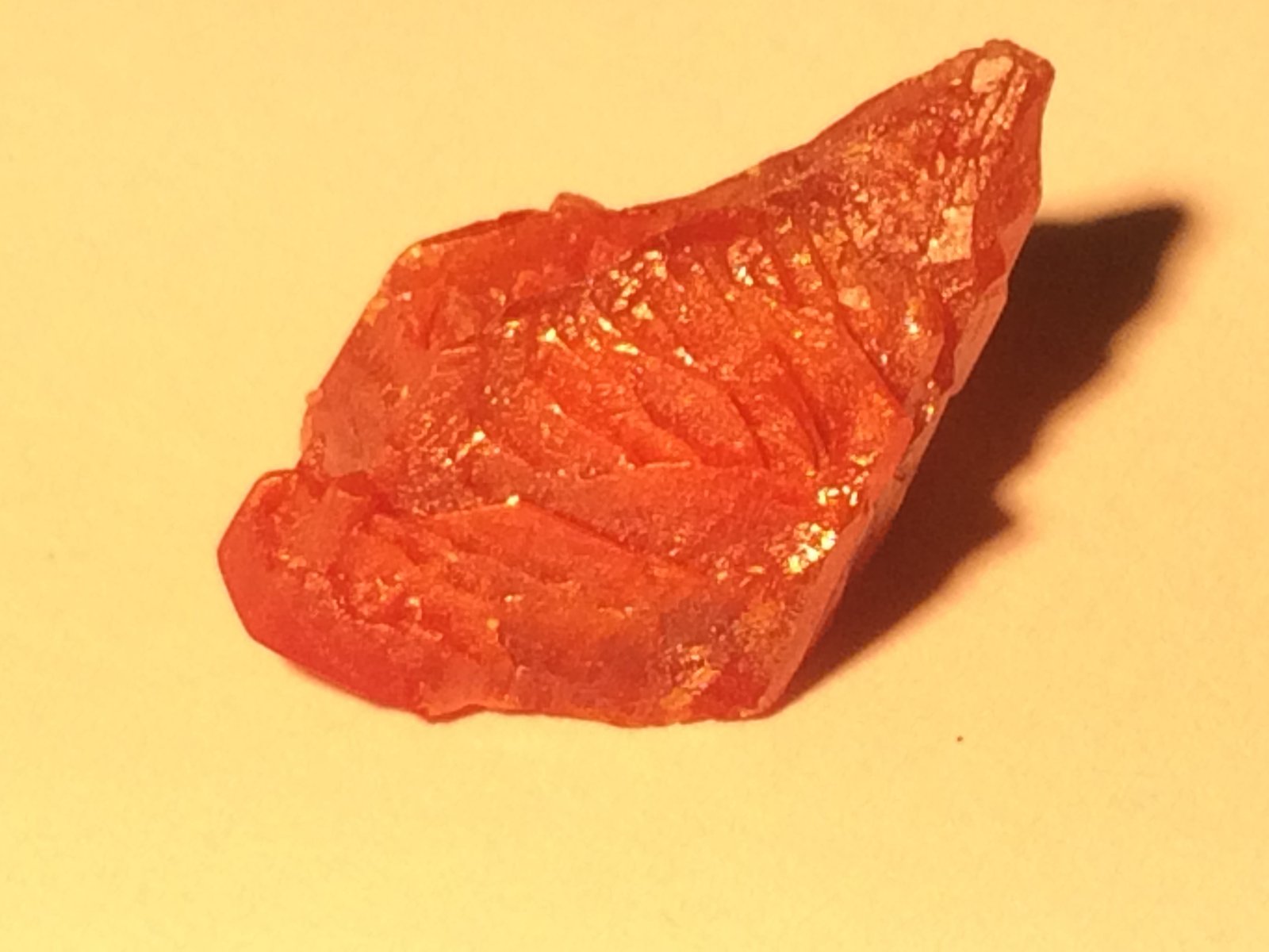 Vanadinite
12 X 12 X 8 mm
(Autor: Robert Seitz)