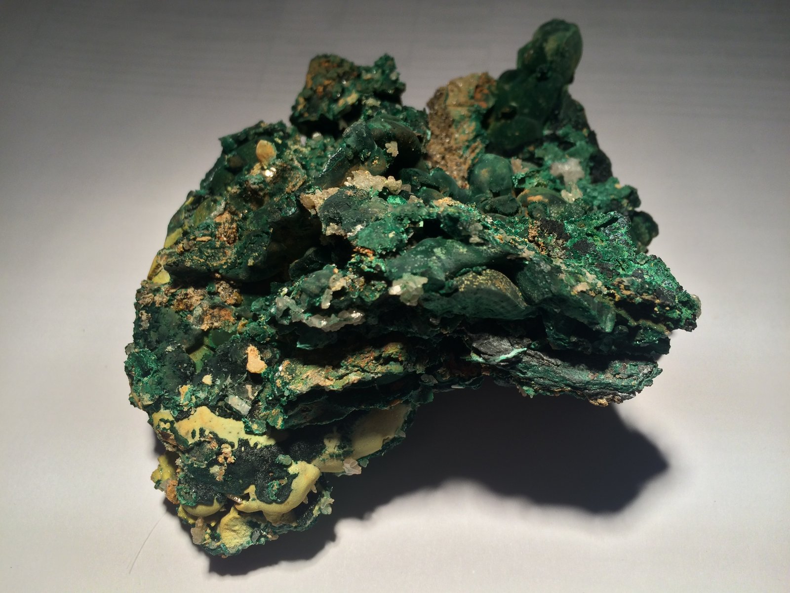 Malachite, Pyromorphite, Cerussite, Anglesite
130 X 105 X 65 mm
(Autor: Robert Seitz)