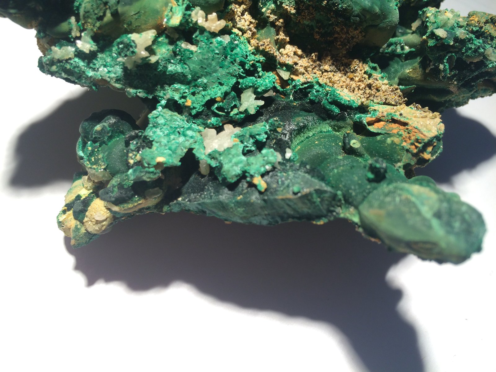 Malachite, Pyromorphite, Cerussite, Anglesite
130 X 105 X 65 mm
(Autor: Robert Seitz)
