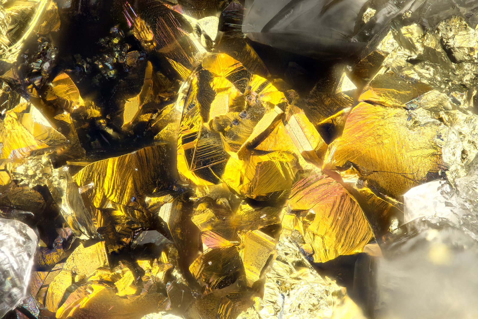 Chalcopyrite
FOV = 1.6 mm
(Autor: Doug)