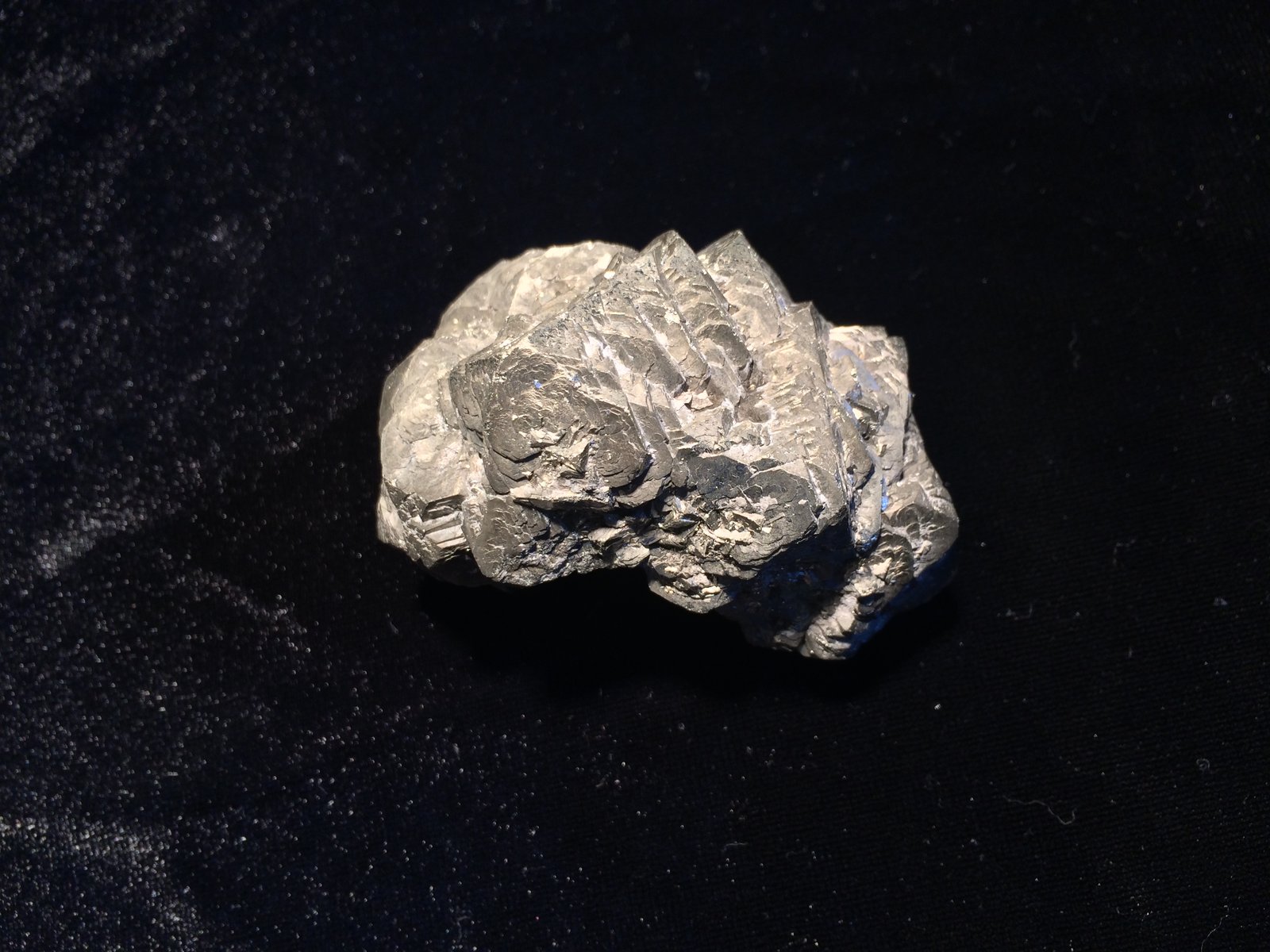 Marcasite
70 mm X 55 mm X 50 mm
(Autor: Robert Seitz)