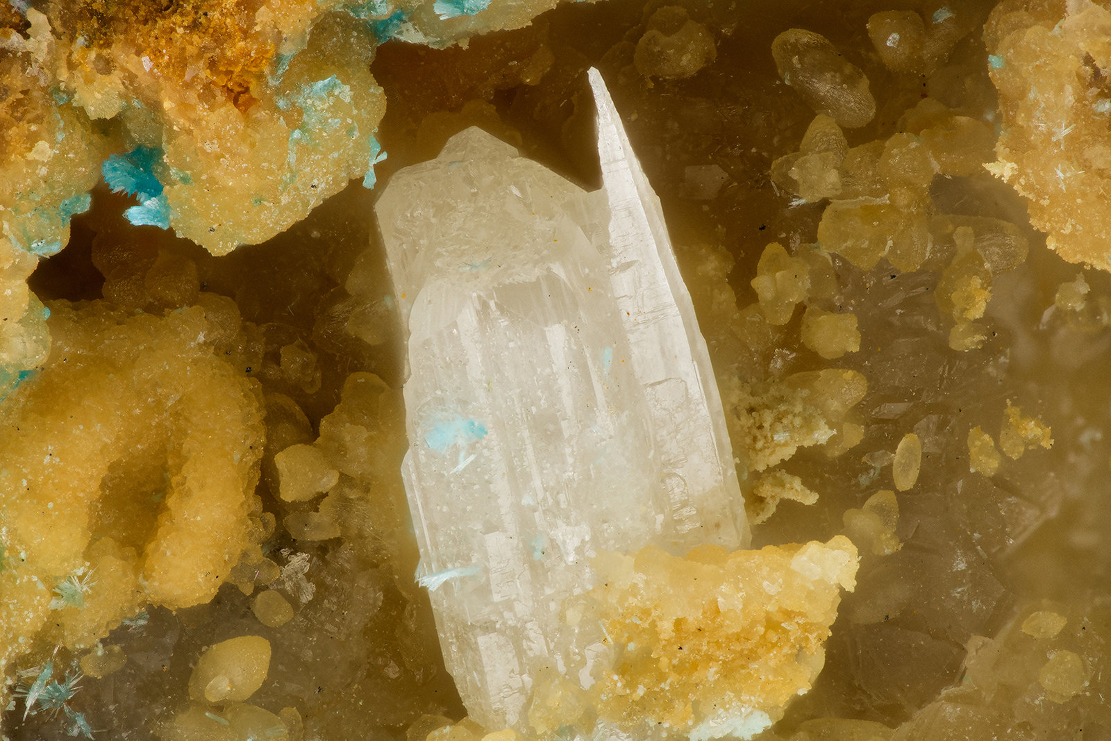 Cerussite
FOV = 3.2 mm
(Autor: Doug)