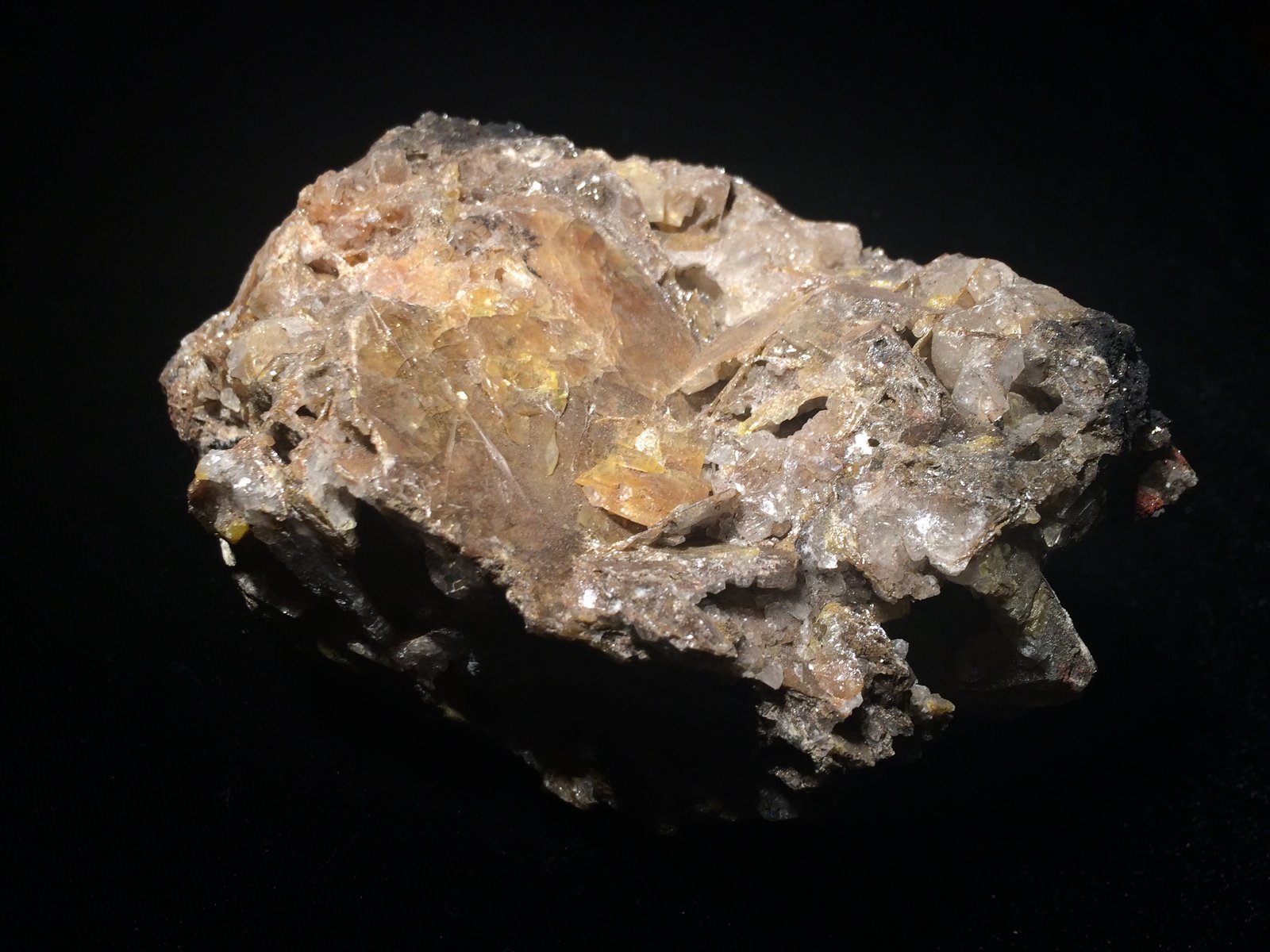 Wulfenite
120 X 80 X 55 mm
(Autor: Robert Seitz)
