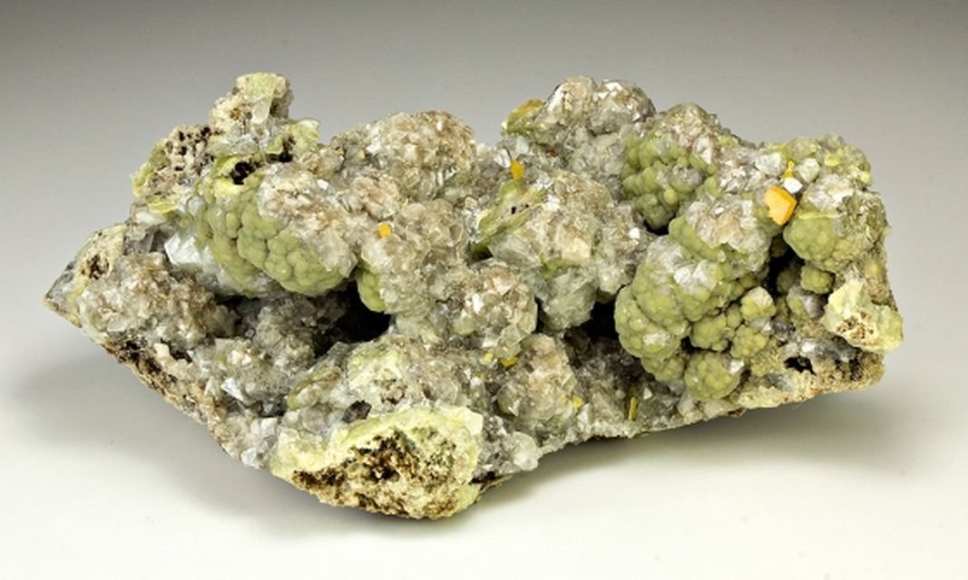 Mimetite with Calcite, Wulfenite
110 mm x 60 mm x 50 mm
(Autor: Robert Seitz)