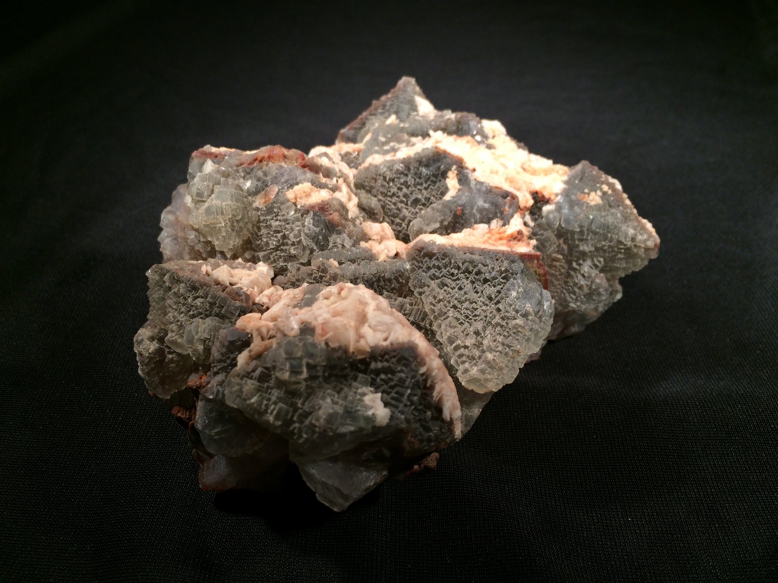 Fluorite
120 mm x 100 mm 50 mm
(Autor: Robert Seitz)