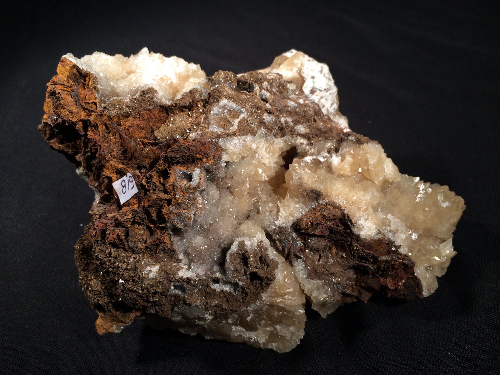 Calcite
145 mm x 90 mm x 65 mm
(Autor: Robert Seitz)