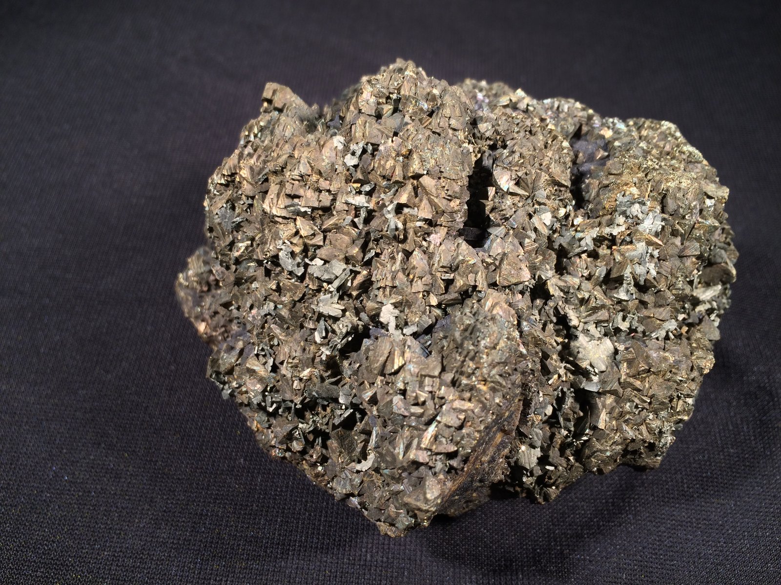 Chalcopyrite, Marcasite, Sphalerite
85 mm x 75 mm x 55 mm
(Autor: Robert Seitz)