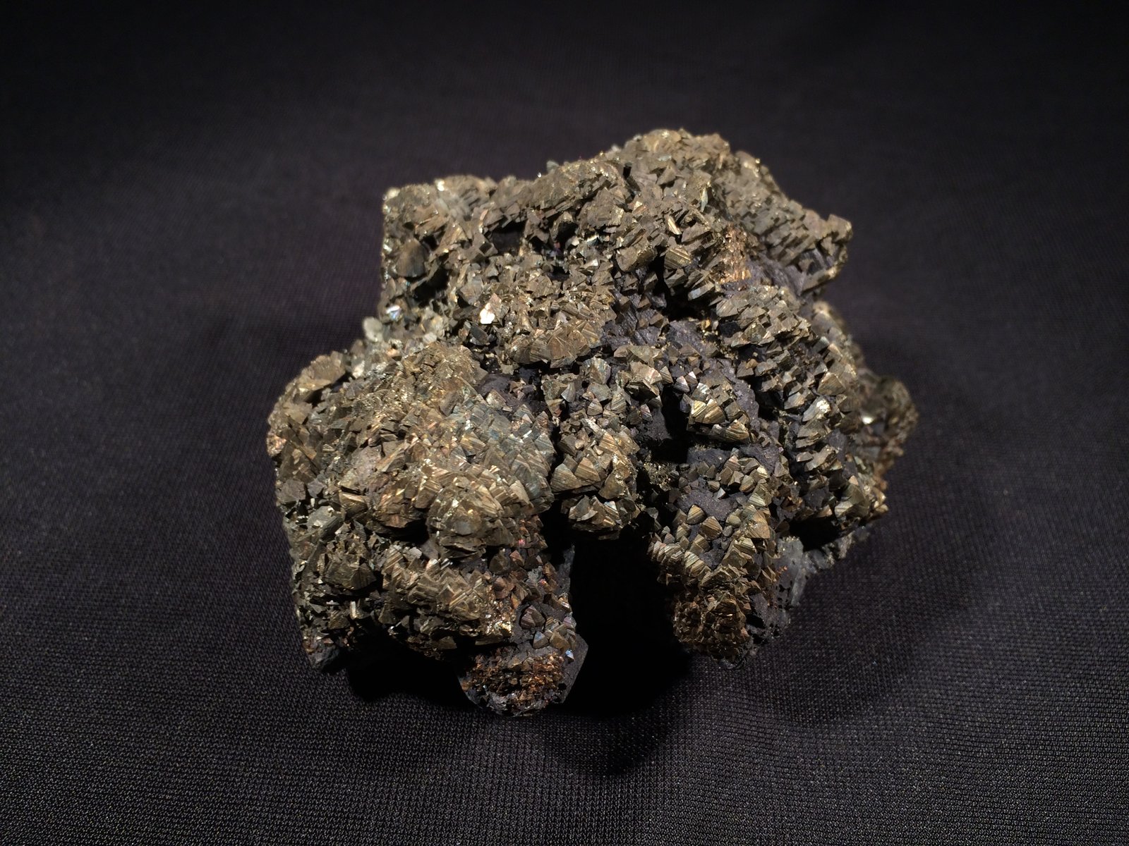 Chalcopyrite, Marcasite, Sphalerite
85 mm x 75 mm x 55 mm
(Autor: Robert Seitz)