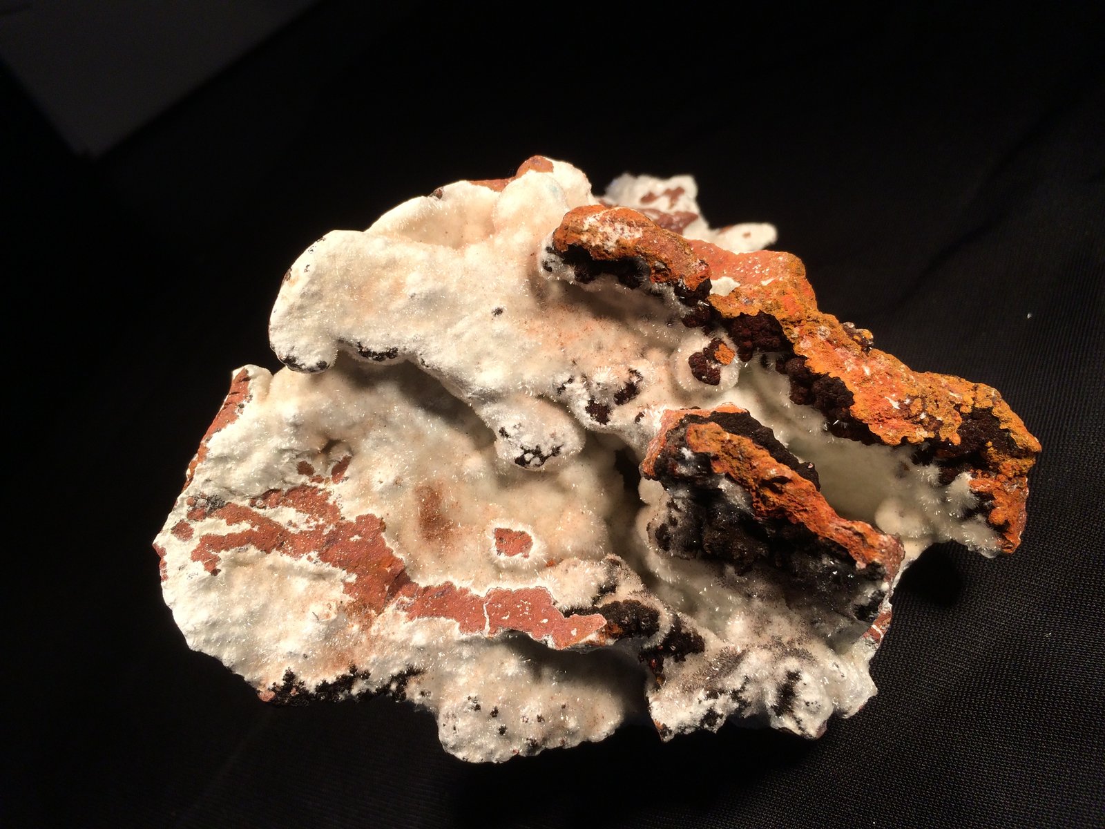 Hydrozincite
110 mm X 110 mm X 95 mm
(Autor: Robert Seitz)