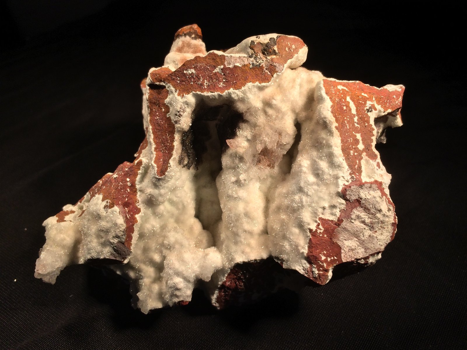 Hydrozincite
110 mm X 110 mm X 95 mm
(Autor: Robert Seitz)