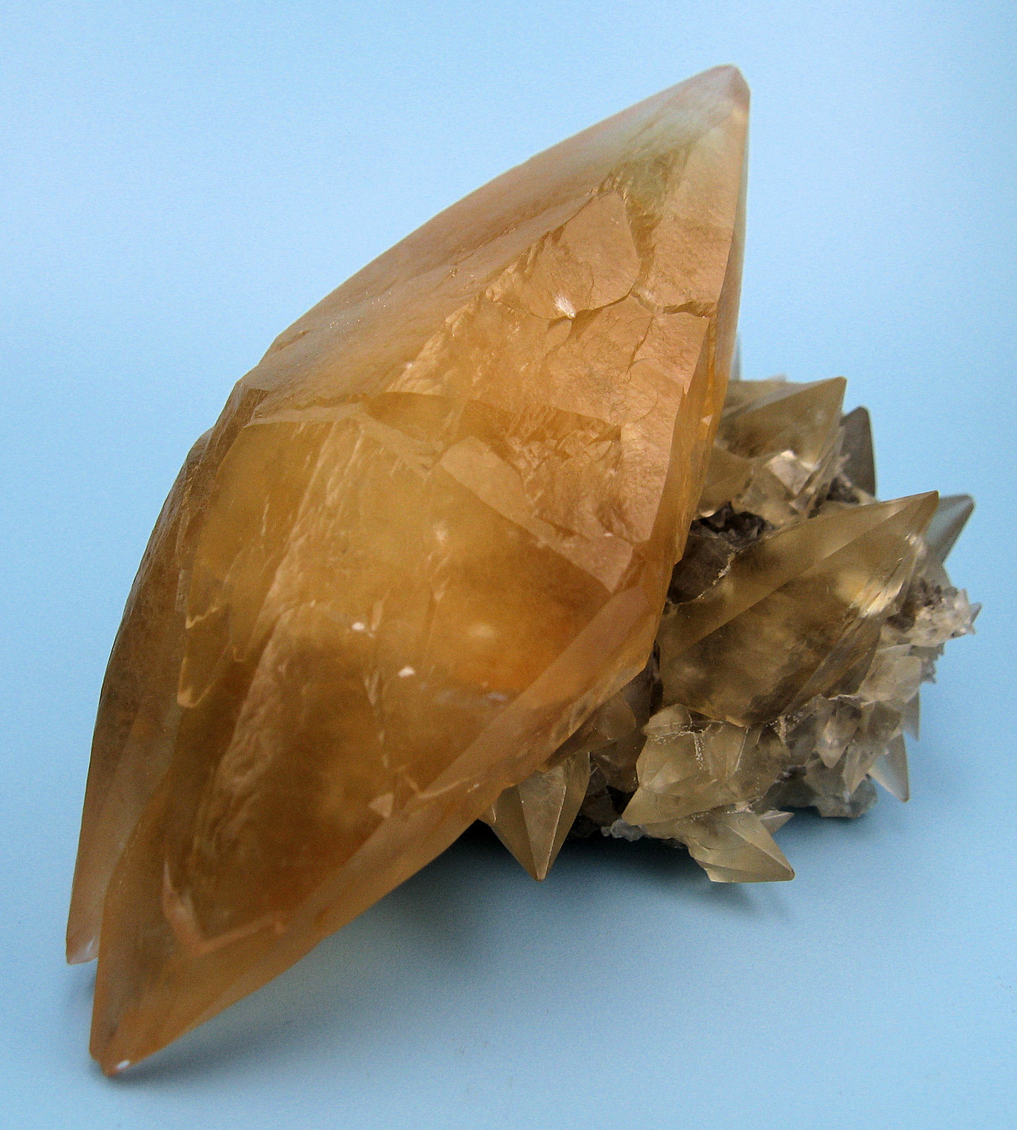 Calcite
75 mm x 55 mm x 37 mm. Mass: 97 g
(Autor: Carles Millan)