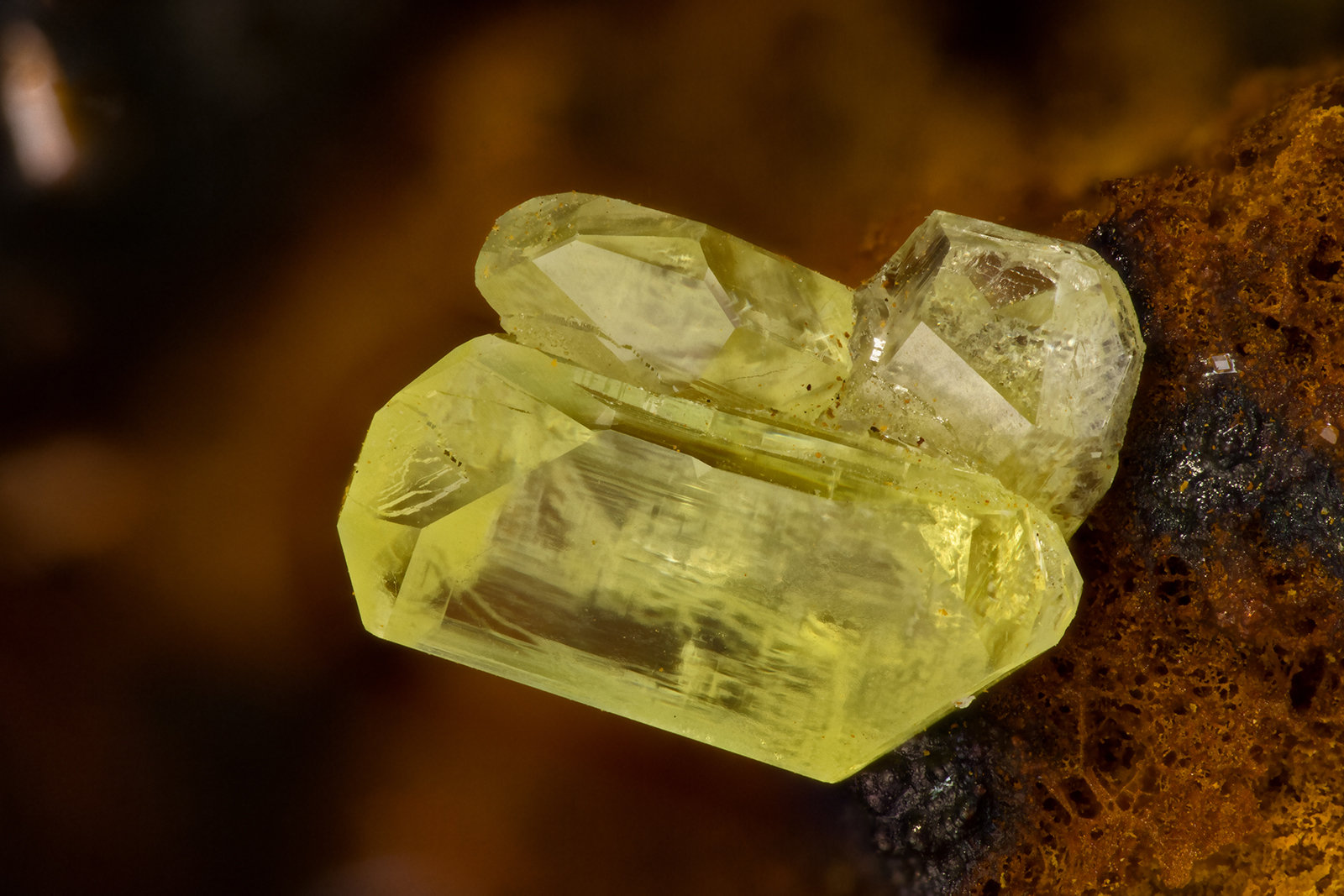 Cerussite
FOV = 3.2 mm
(Autor: Doug)