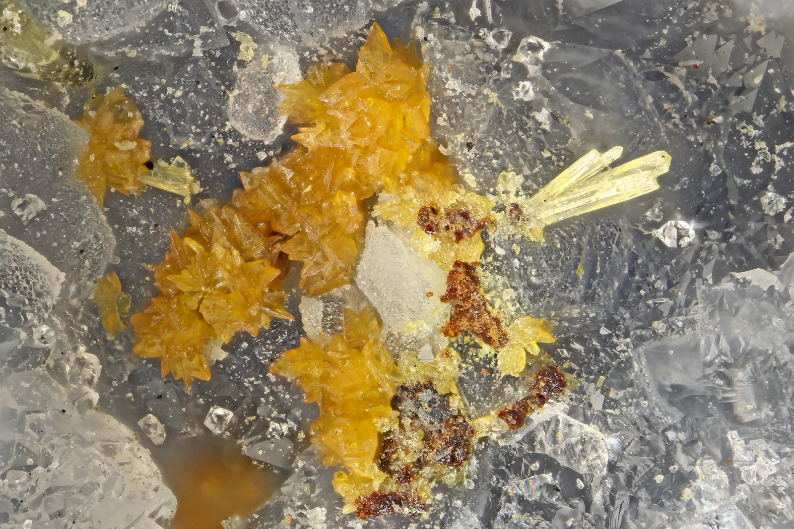 Tsumcorite
FOV = 1.4 mm
(Autor: Doug)