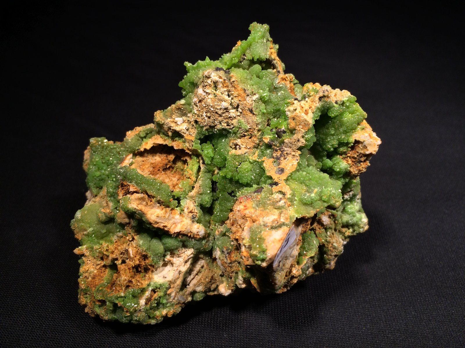 Pyromorphite
95 mm x 65 mm x 60 mm
(Autor: Robert Seitz)