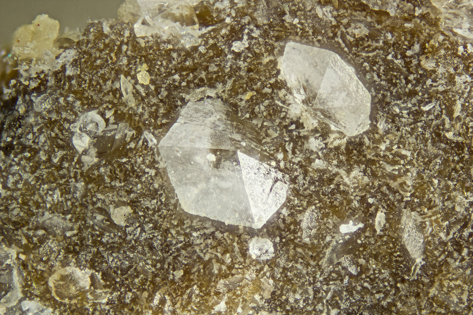 Fluorapatite
FOV = 2.0 mm
(Autor: Doug)
