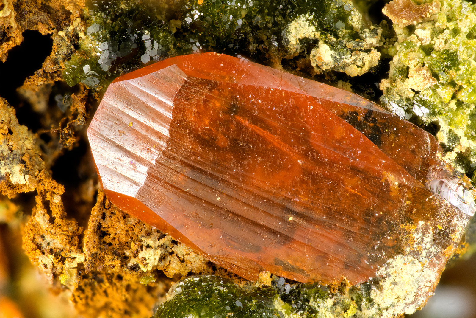 Crocoite
FOV = 3.4 mm
(Autor: Doug)