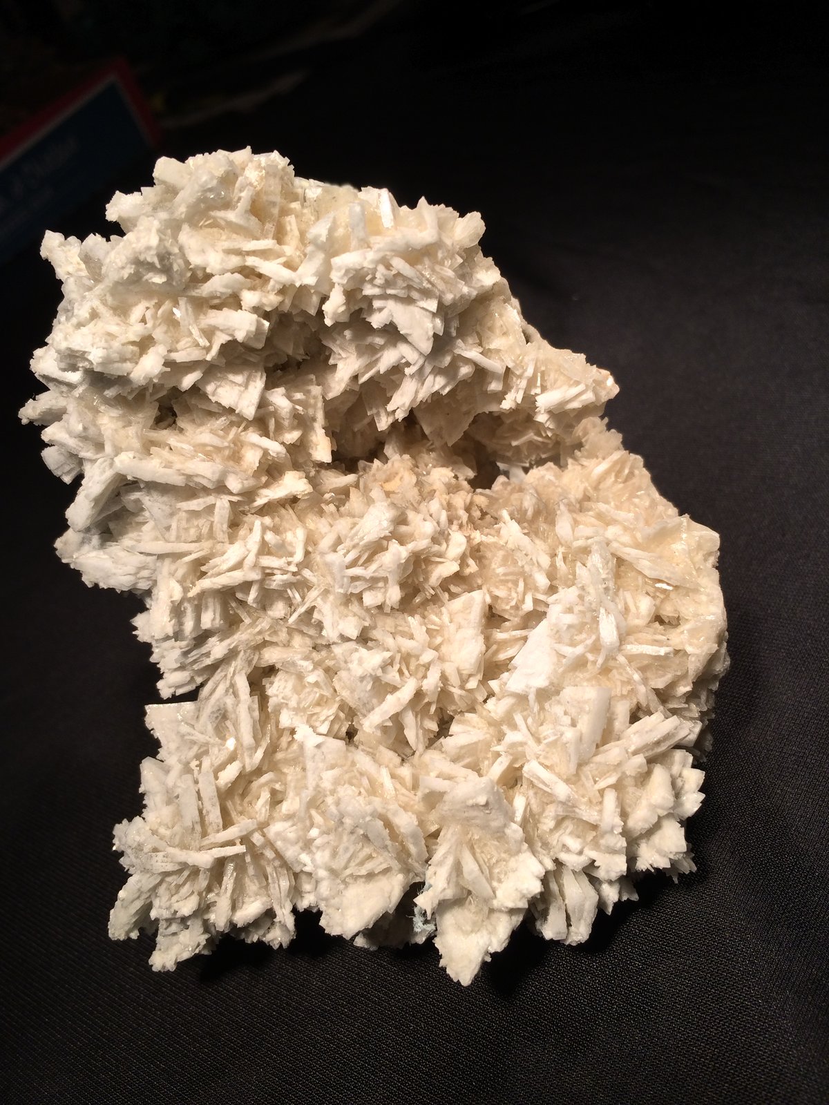 Barite
140 mm x 110 mm x 90 mm
(Autor: Robert Seitz)