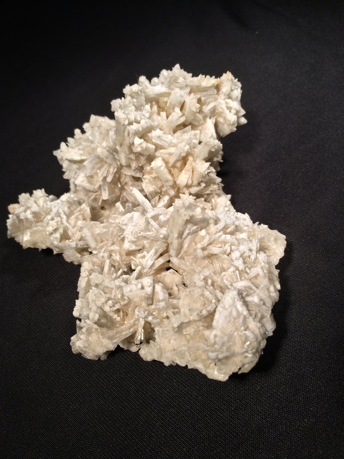 Barite
120 mm x 105 mm x 45 mm
(Autor: Robert Seitz)