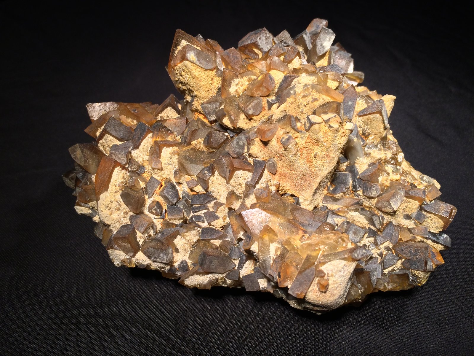 Barite
155 mm x 145 mm x 90 mm
(Autor: Robert Seitz)