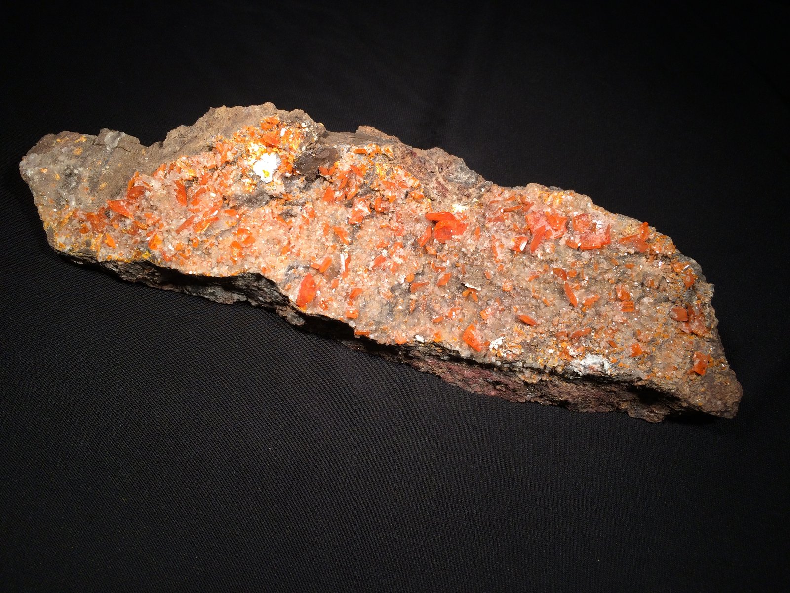 Wulfenite
263 mm x 80 mm x 57 mm
(Autor: Robert Seitz)