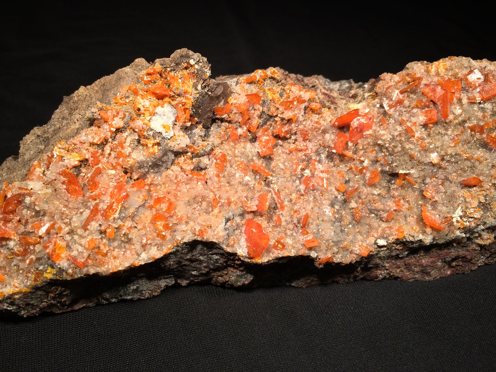 Wulfenite
263 mm x 80 mm x 57 mm
(Autor: Robert Seitz)