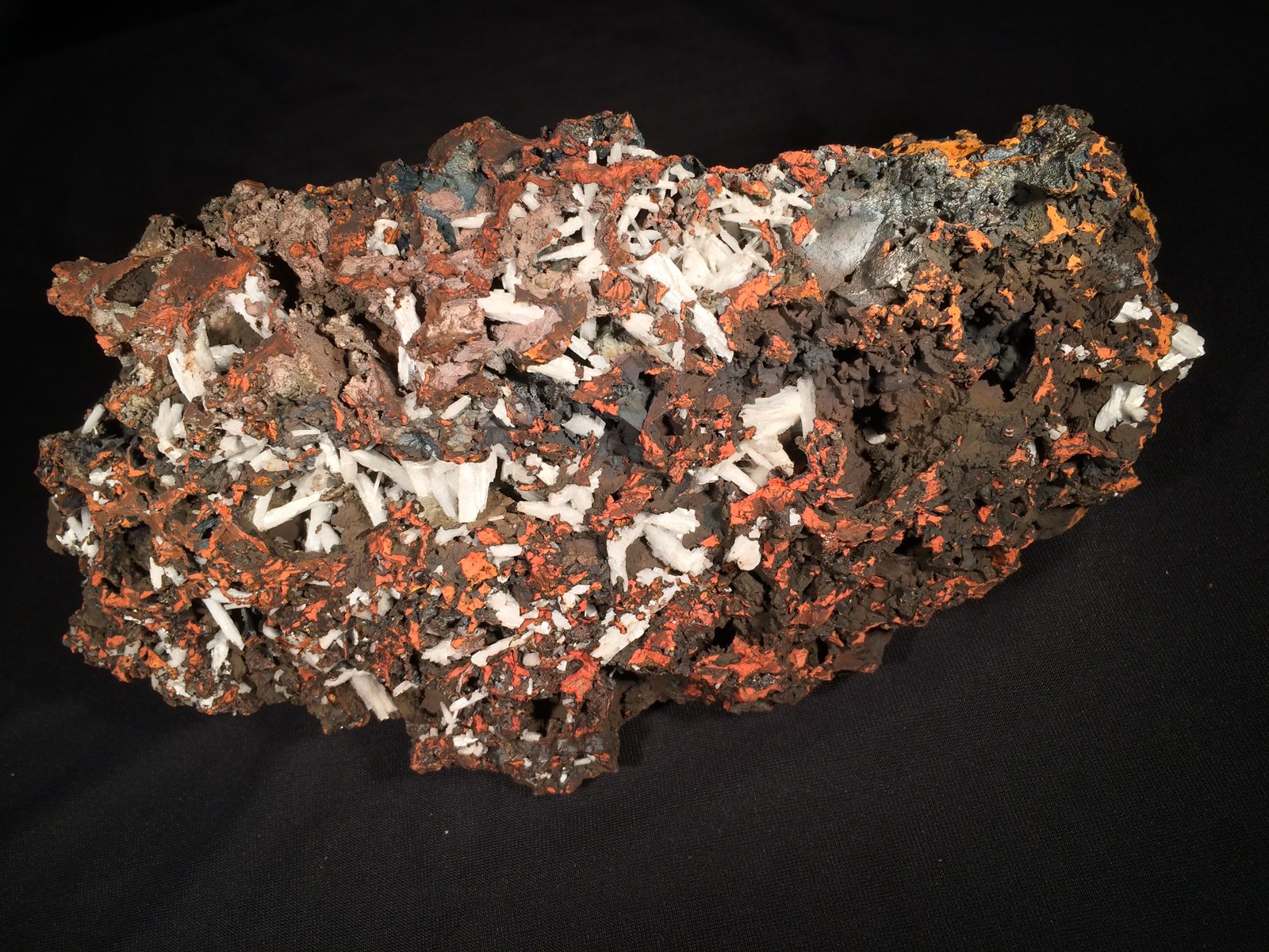 Cerussite
240 mm x 120 mm x 93 mm
(Autor: Robert Seitz)