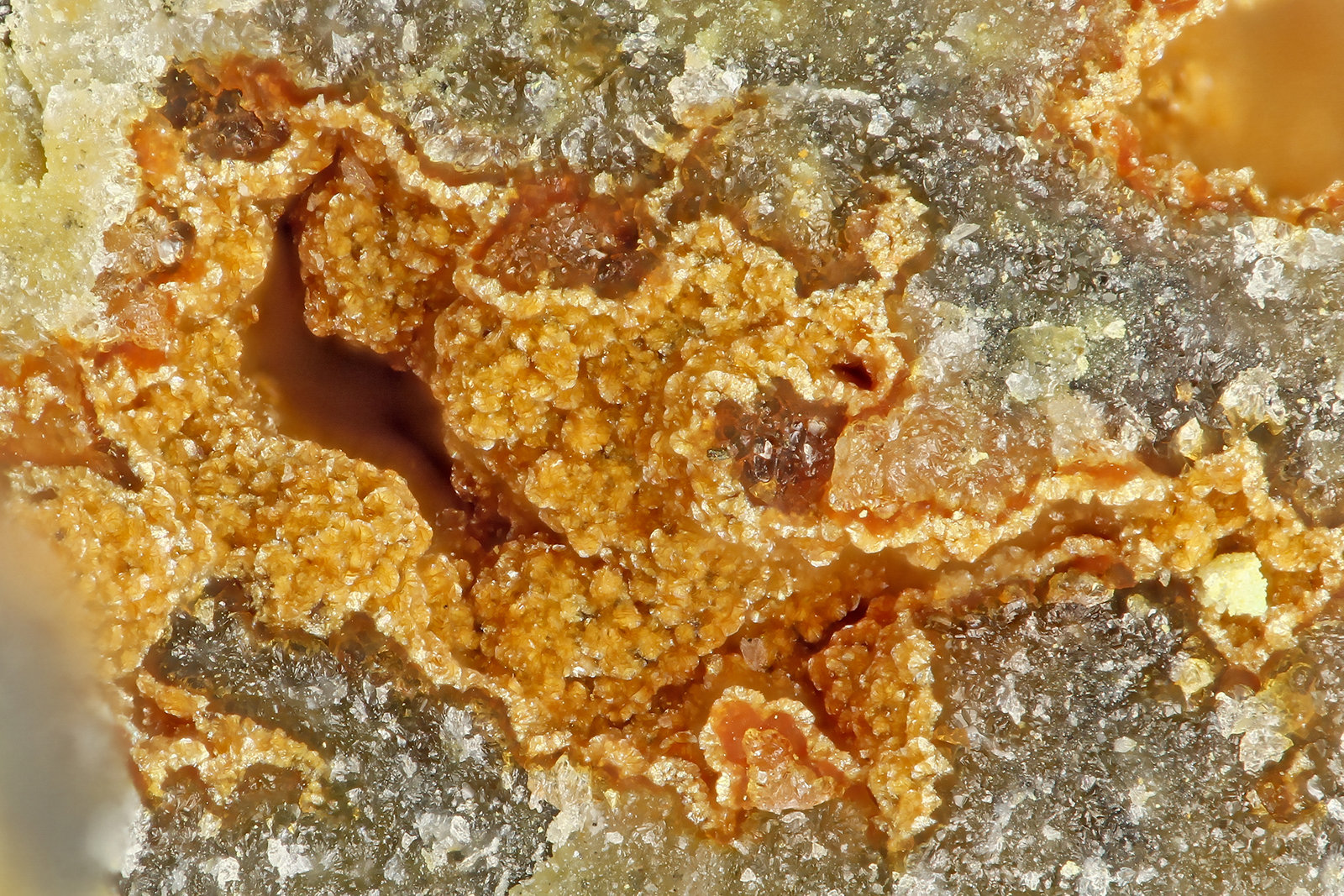 Arseniosiderite
FOV = 1.2 mm
(Autor: Doug)