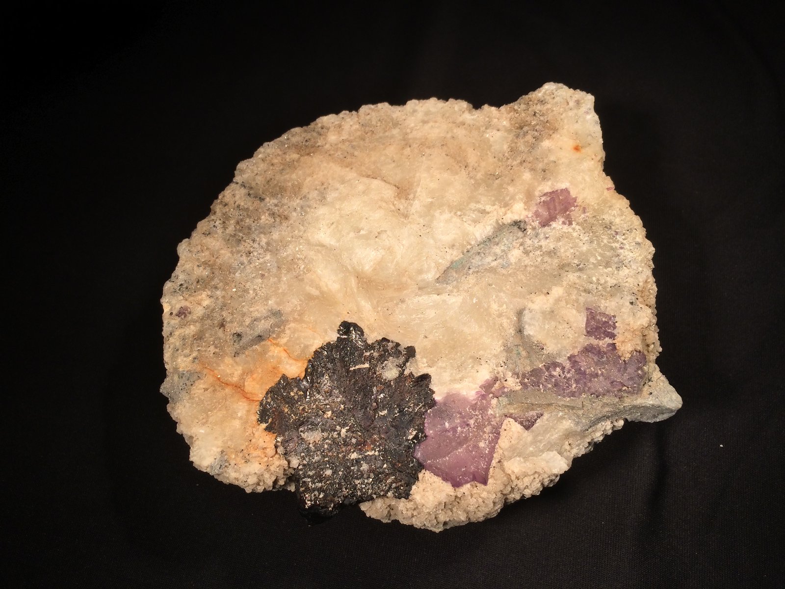 Baryte, Sphalerite, Fluorite
162 mm X 130 mm X 80 mm
(Autor: Robert Seitz)