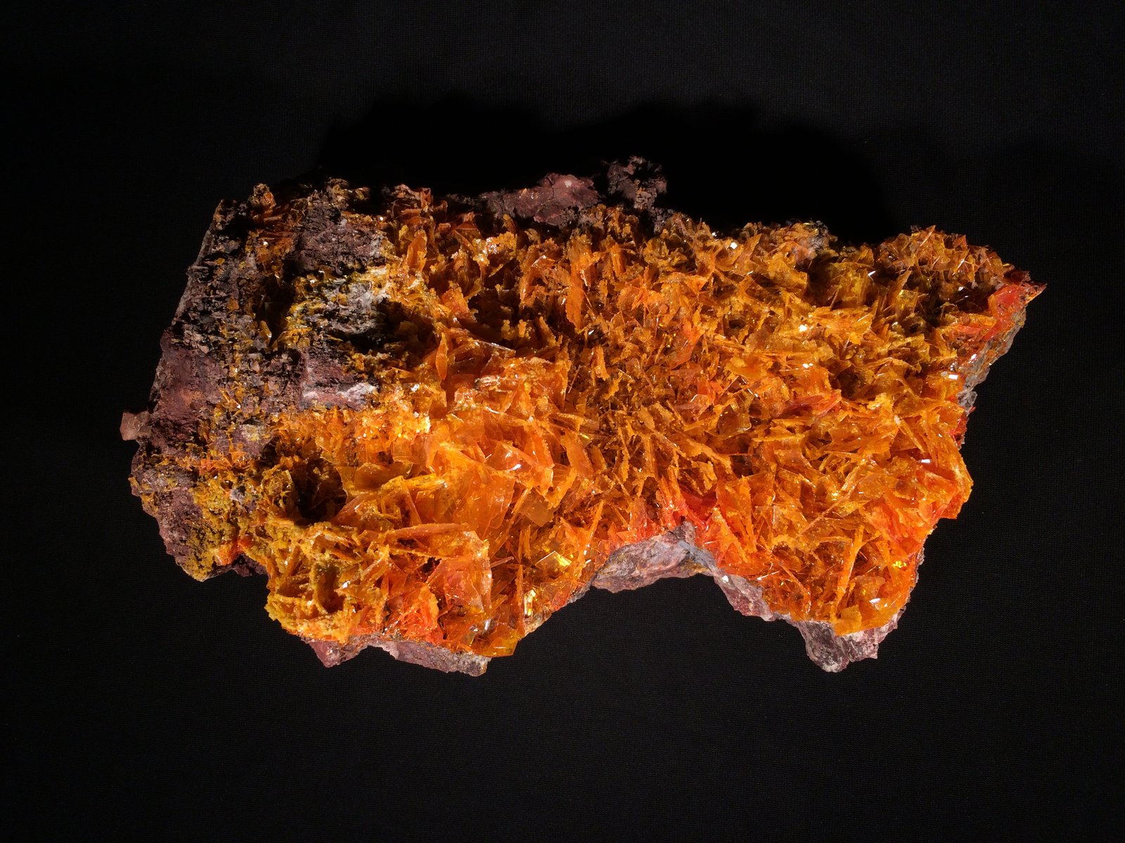Wulfenite, Mimetite
245 mm x 155 mm x 95 mm
(Autor: Robert Seitz)