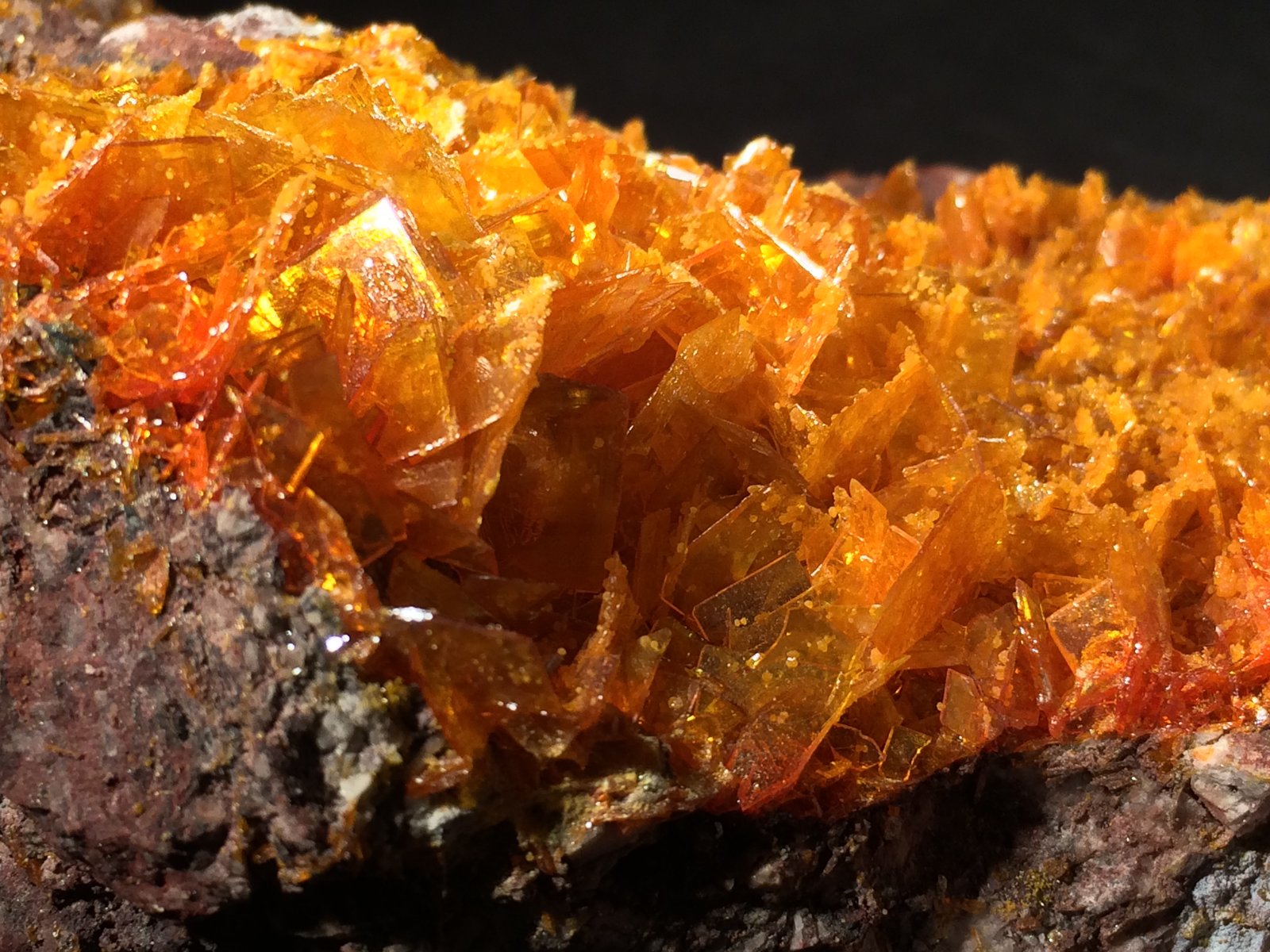 Wulfenite, Mimetite
245 mm x 155 mm x 95 mm
(Autor: Robert Seitz)