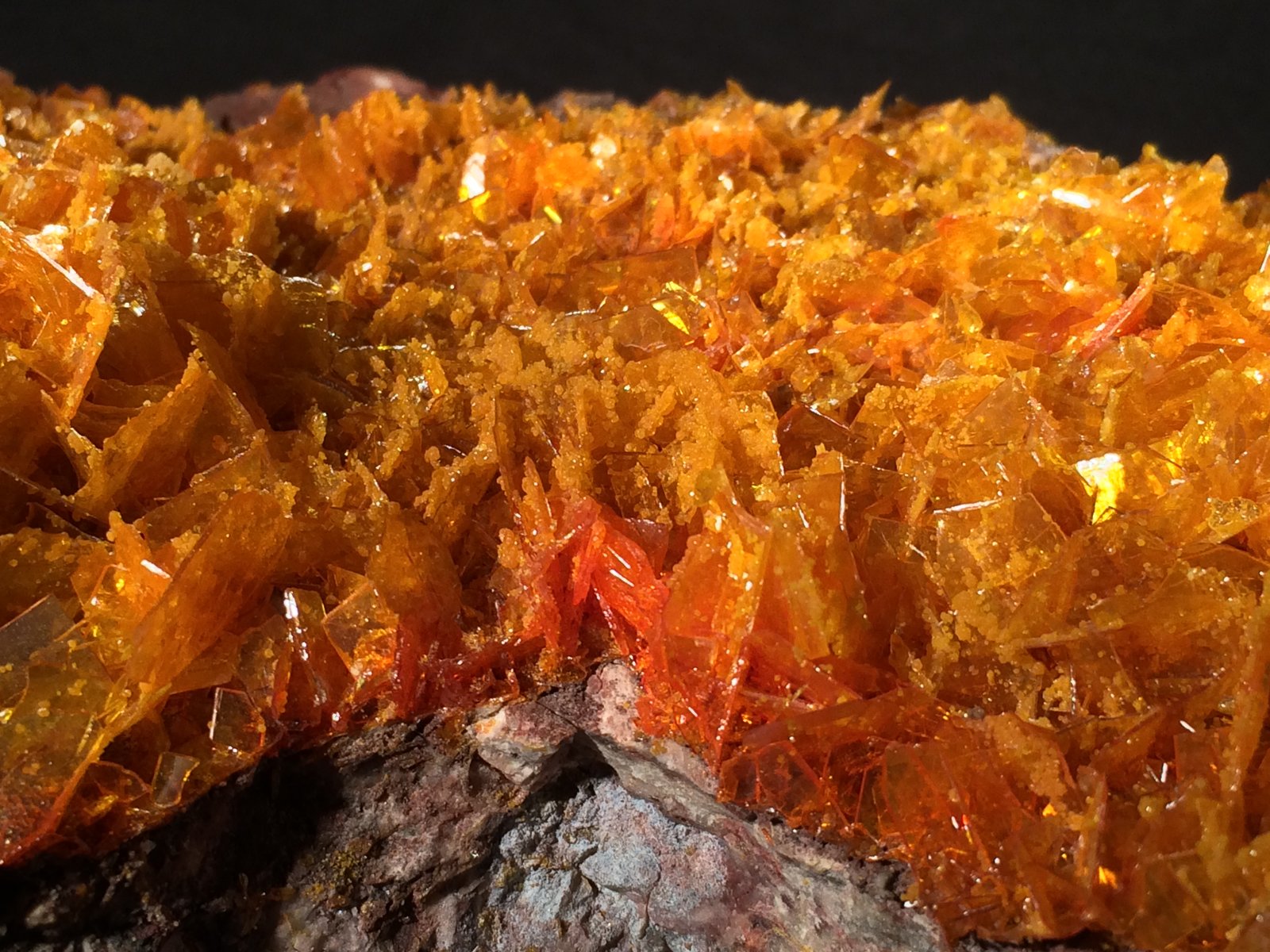 Wulfenite, Mimetite
245 mm x 155 mm x 95 mm
(Autor: Robert Seitz)