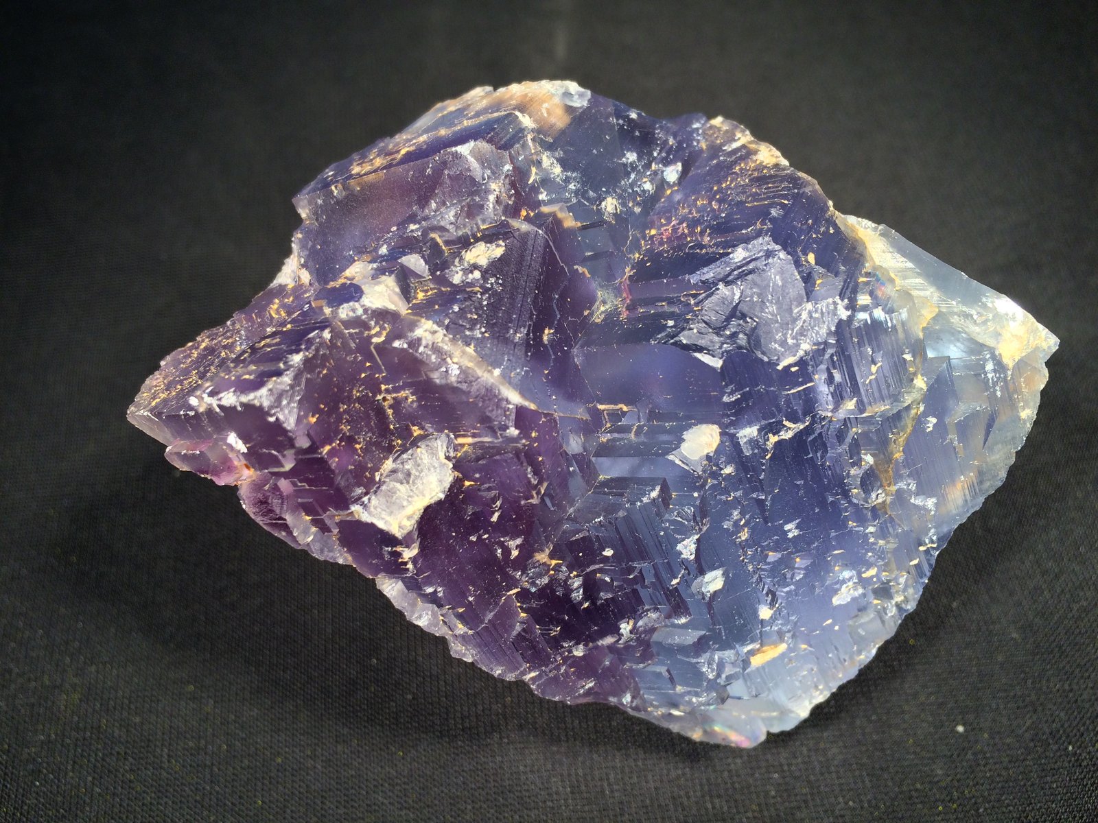 Fluorite
72 mm X 68 mm X 68 mm
(Autor: Robert Seitz)