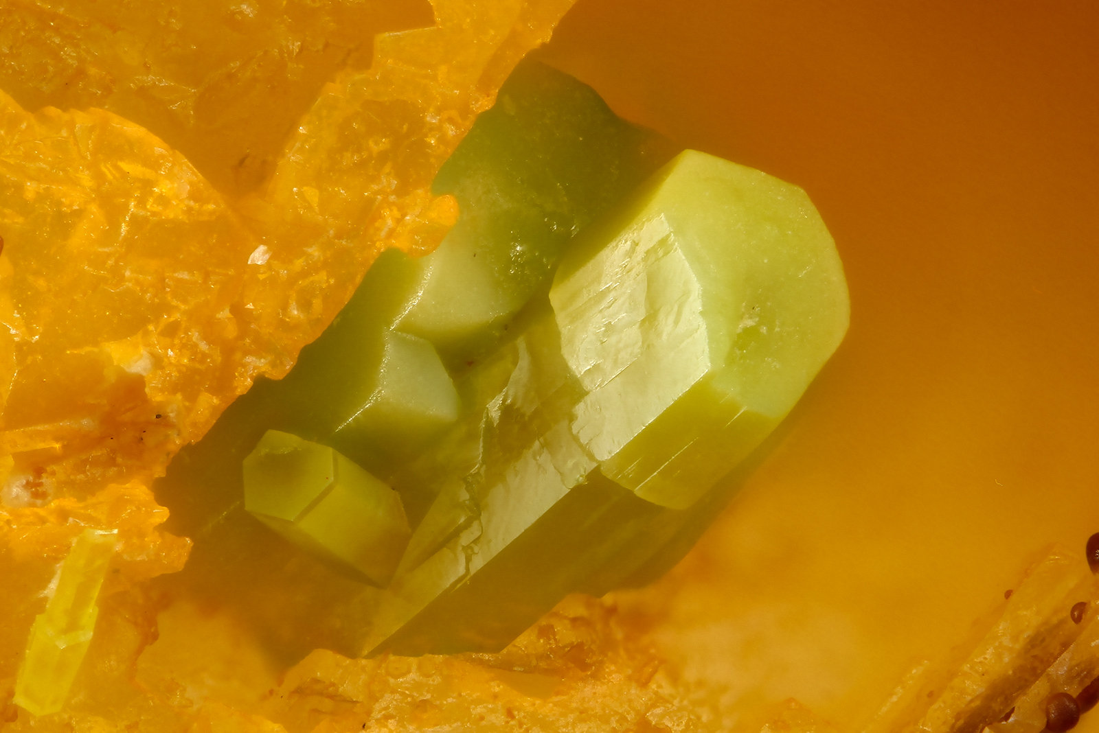 Pyromorphite
FOV = 1.2 mm
(Autor: Doug)