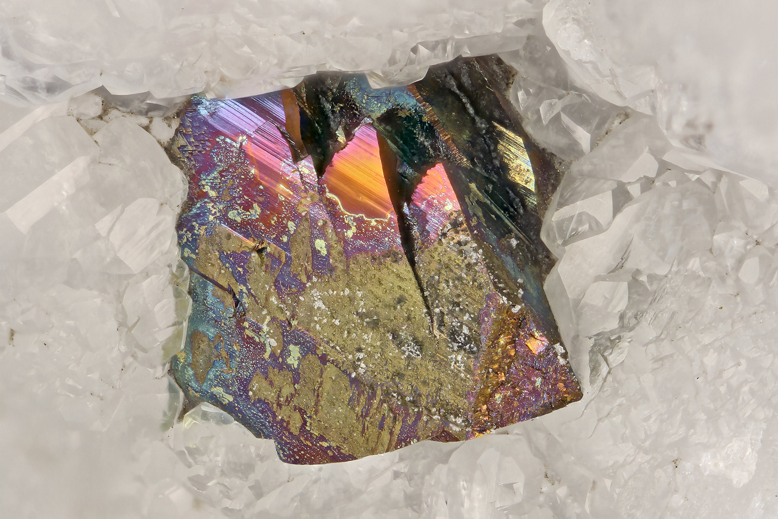Chalcopyrite
FOV = 2.7 mm
(Autor: Doug)