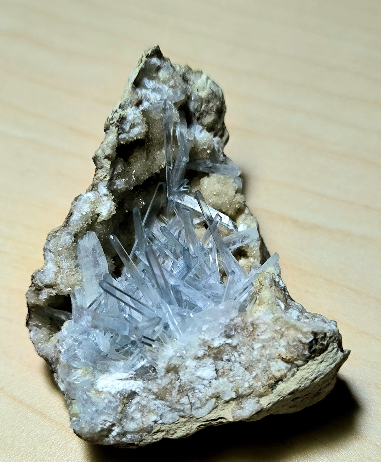 Celestine
67 mm x 50 mm
(Autor: Carles Millan)