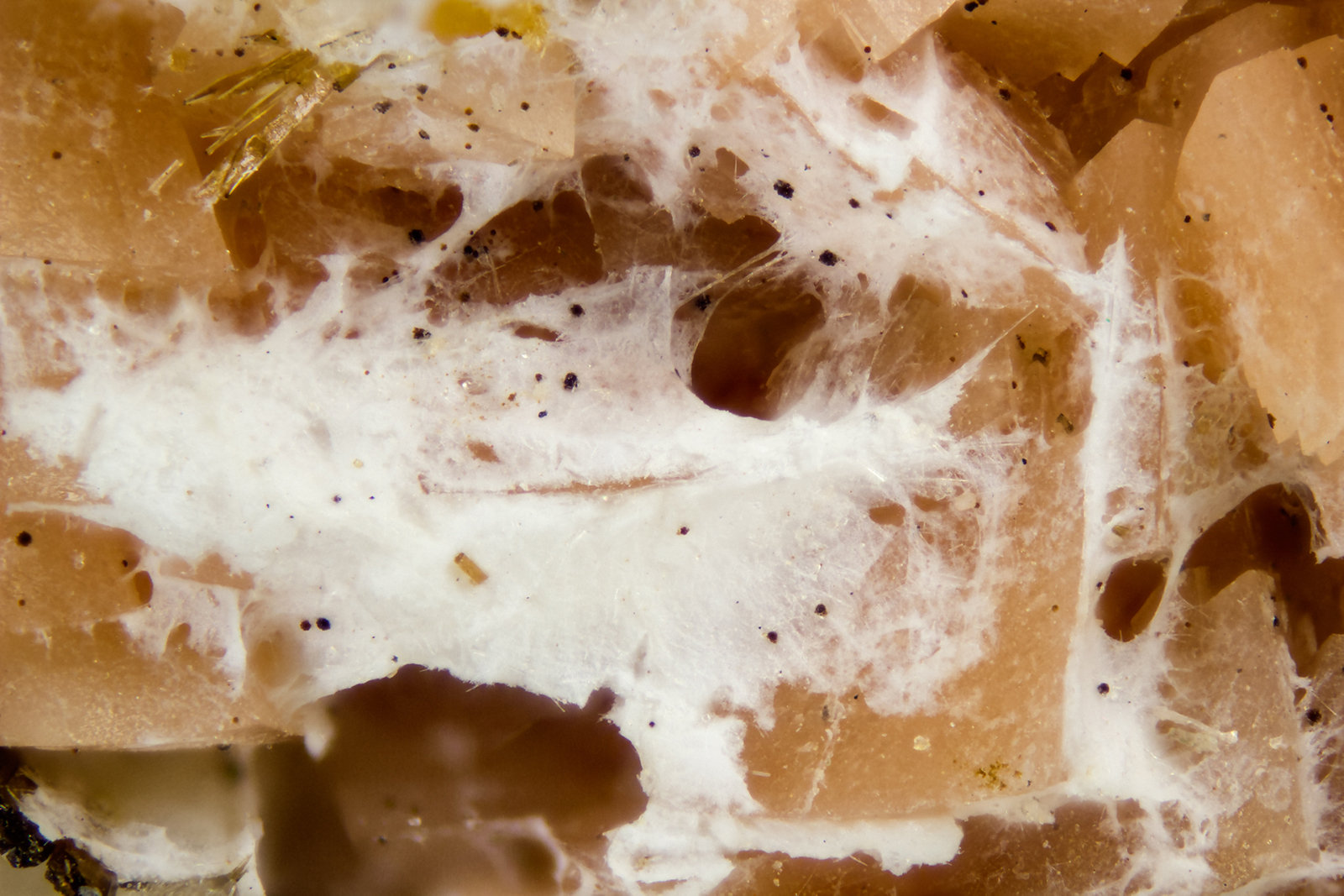 Micheelsenite
FOV = 2.0 mm
(Autor: Doug)