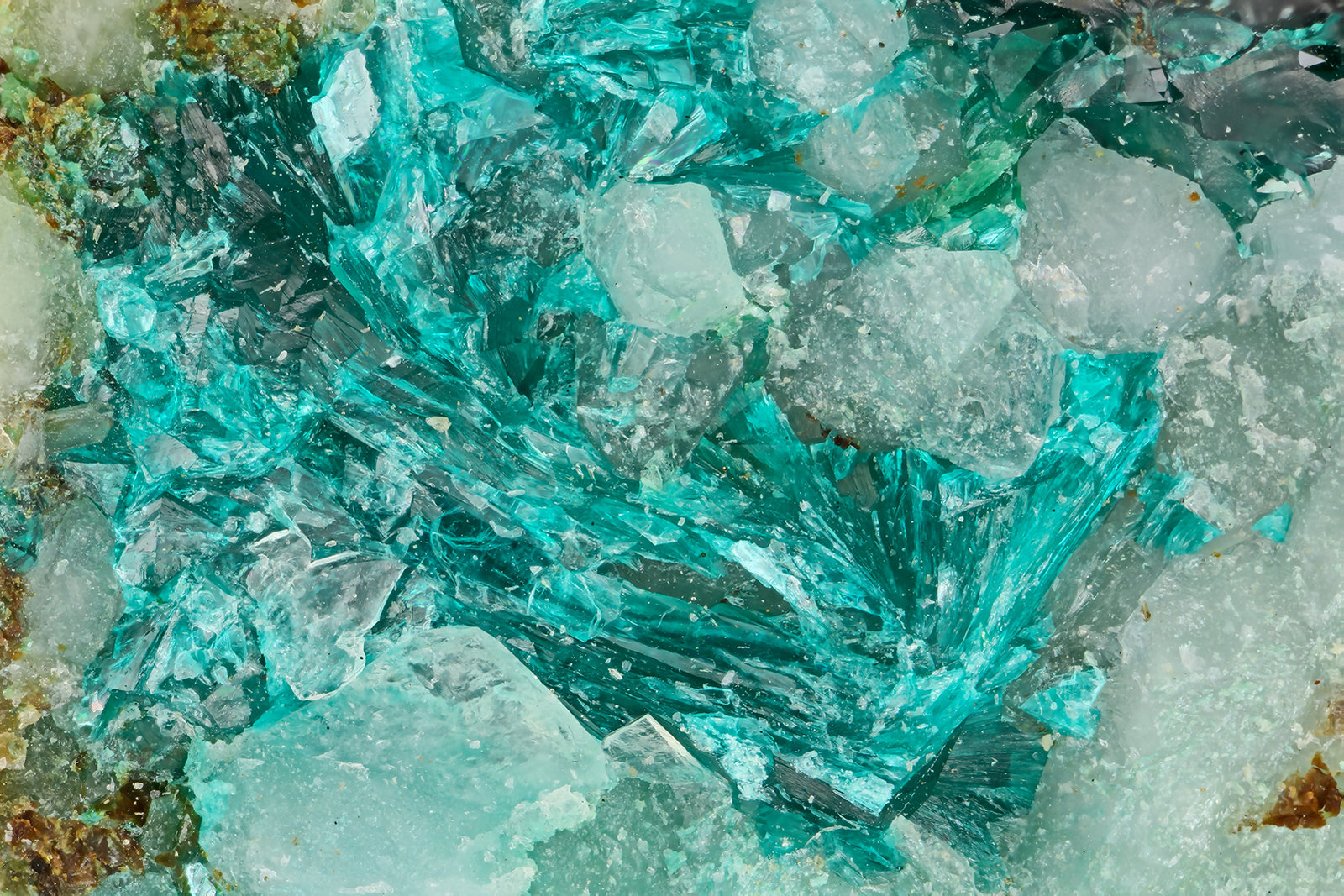 Tyrolite
FOV = 4.0 mm
(Autor: Doug)