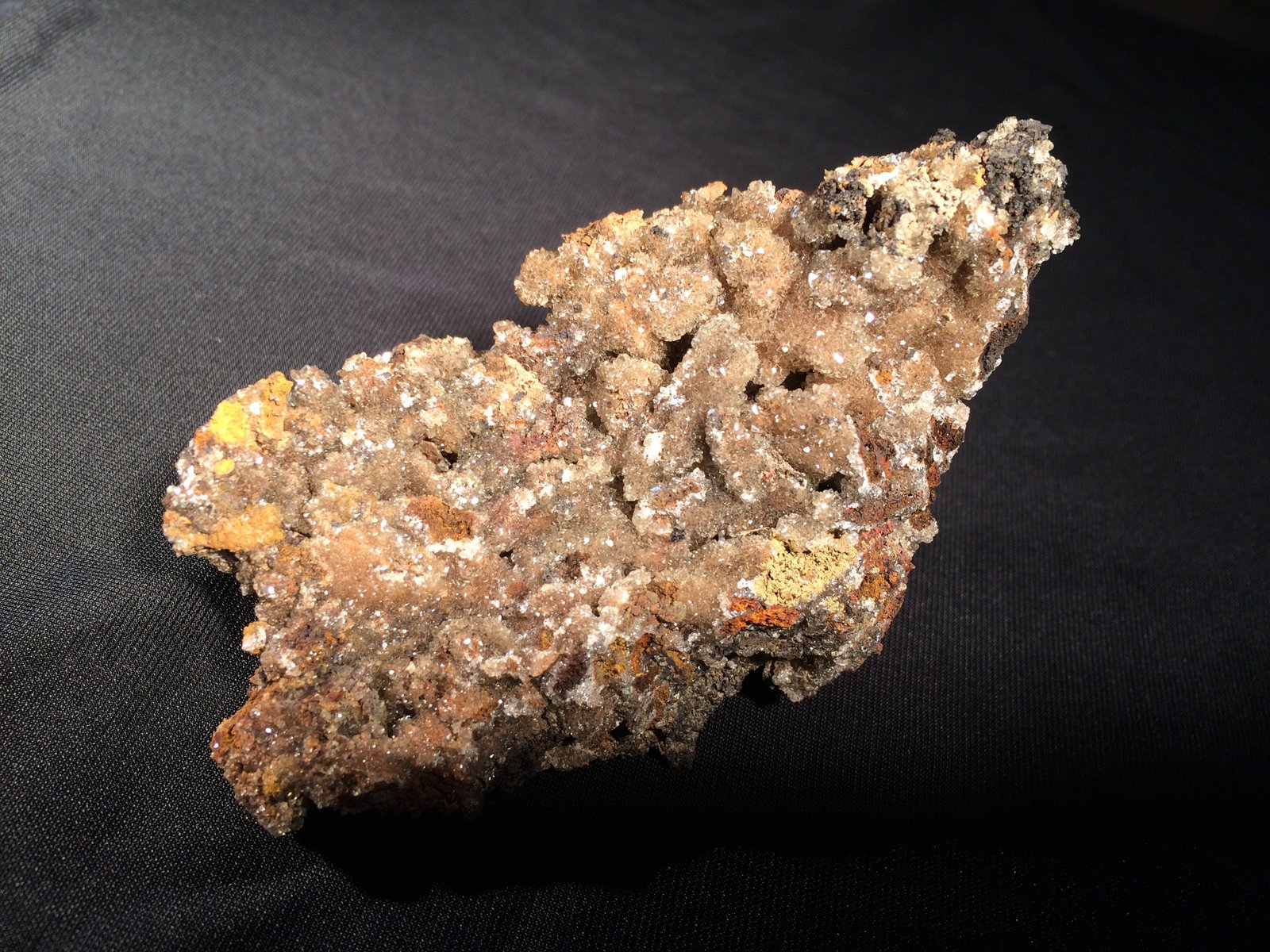 Tarbuttite
110 mm X 58 mm X 53 mm
(Autor: Robert Seitz)