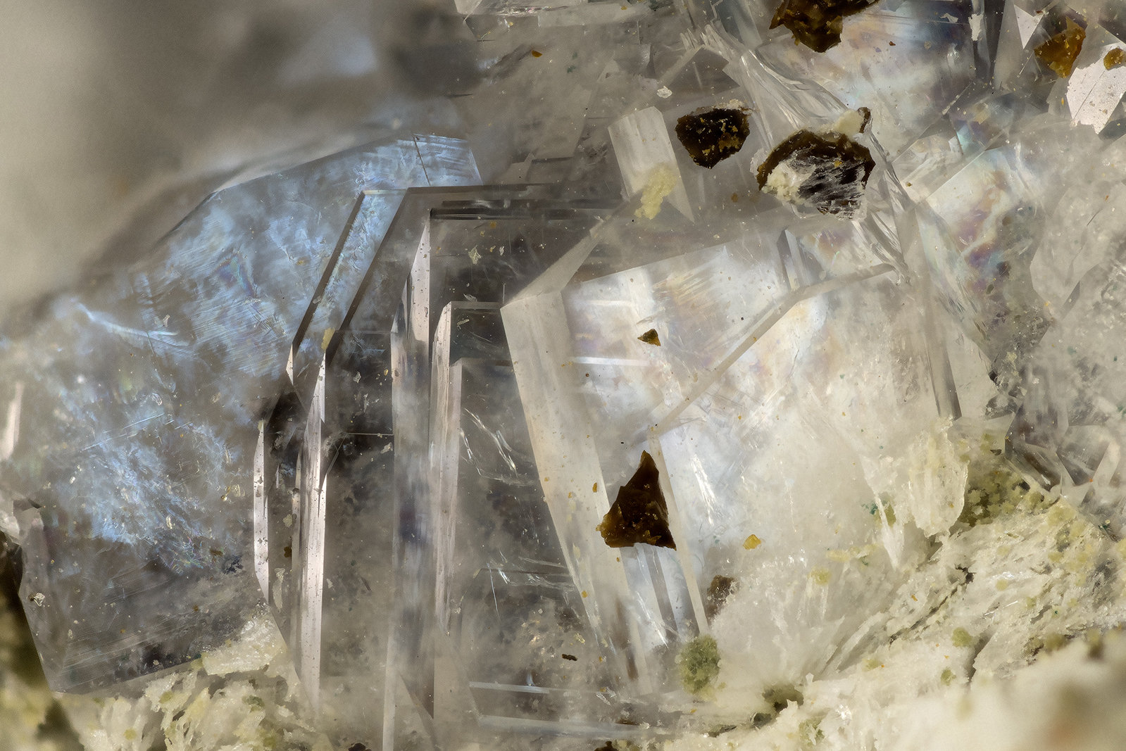 Clinoptilolite-Na
FOV = 2.8 mm
(Autor: Doug)