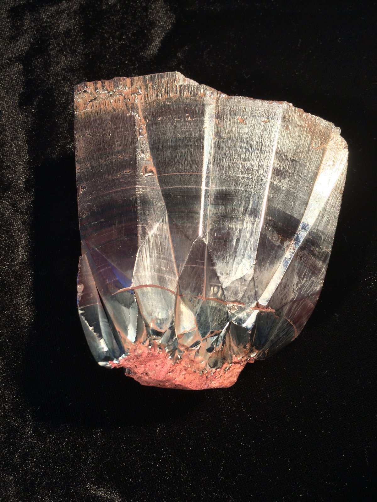 Hematite
108 mm X 95 mm X 53 mm
(Autor: Robert Seitz)