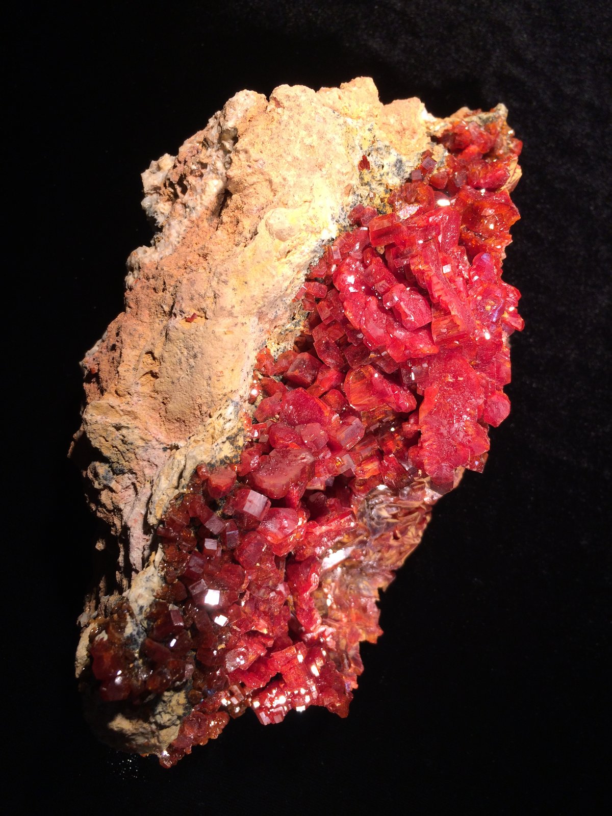 Vanadinite
210 mm X 115 mm X 75 mm
(Autor: Robert Seitz)