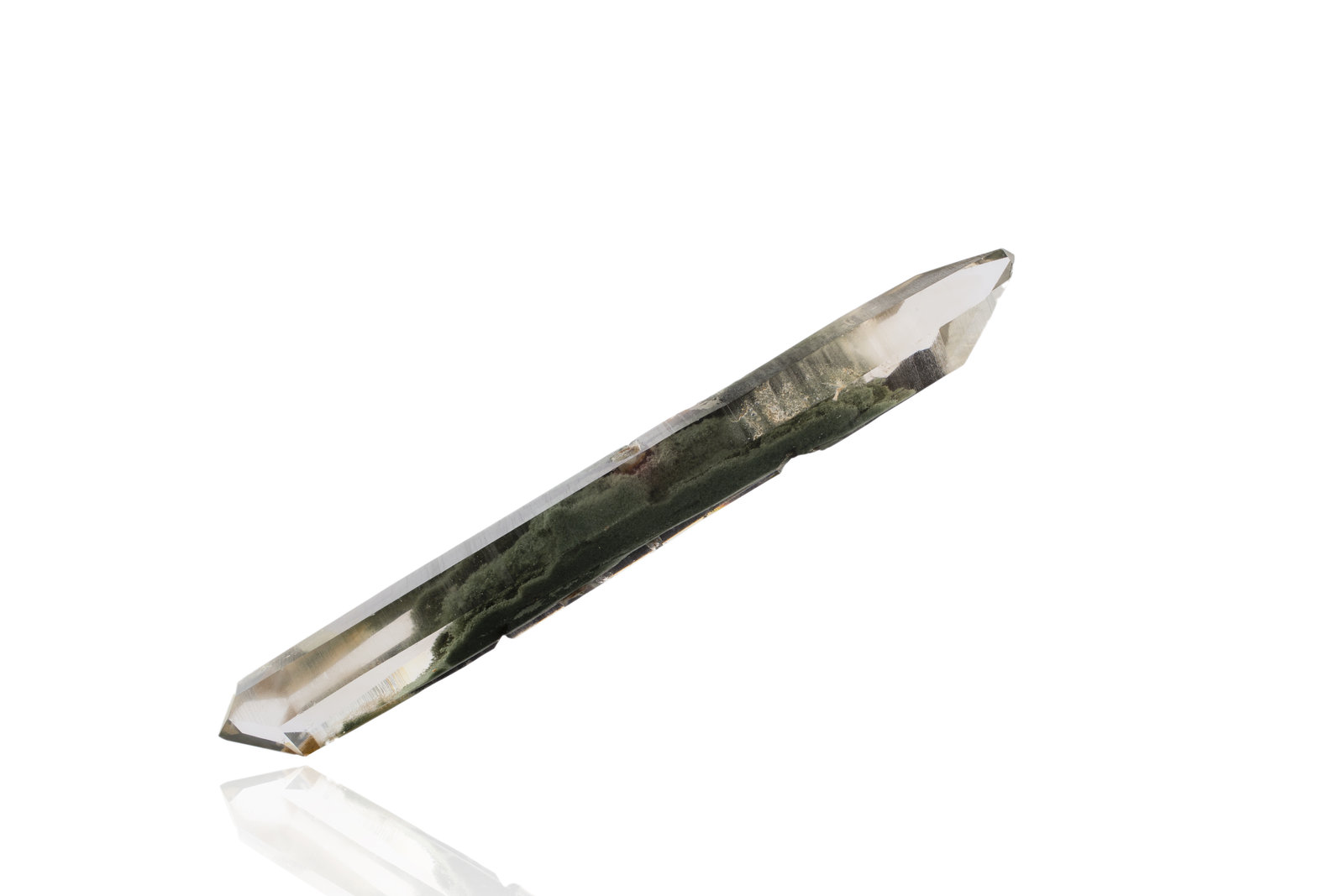 Doubly terminated Quartz with Chlorite inclusions
28,5 x 3,5 x 3,0 cm
(Autor: MIM Museum)