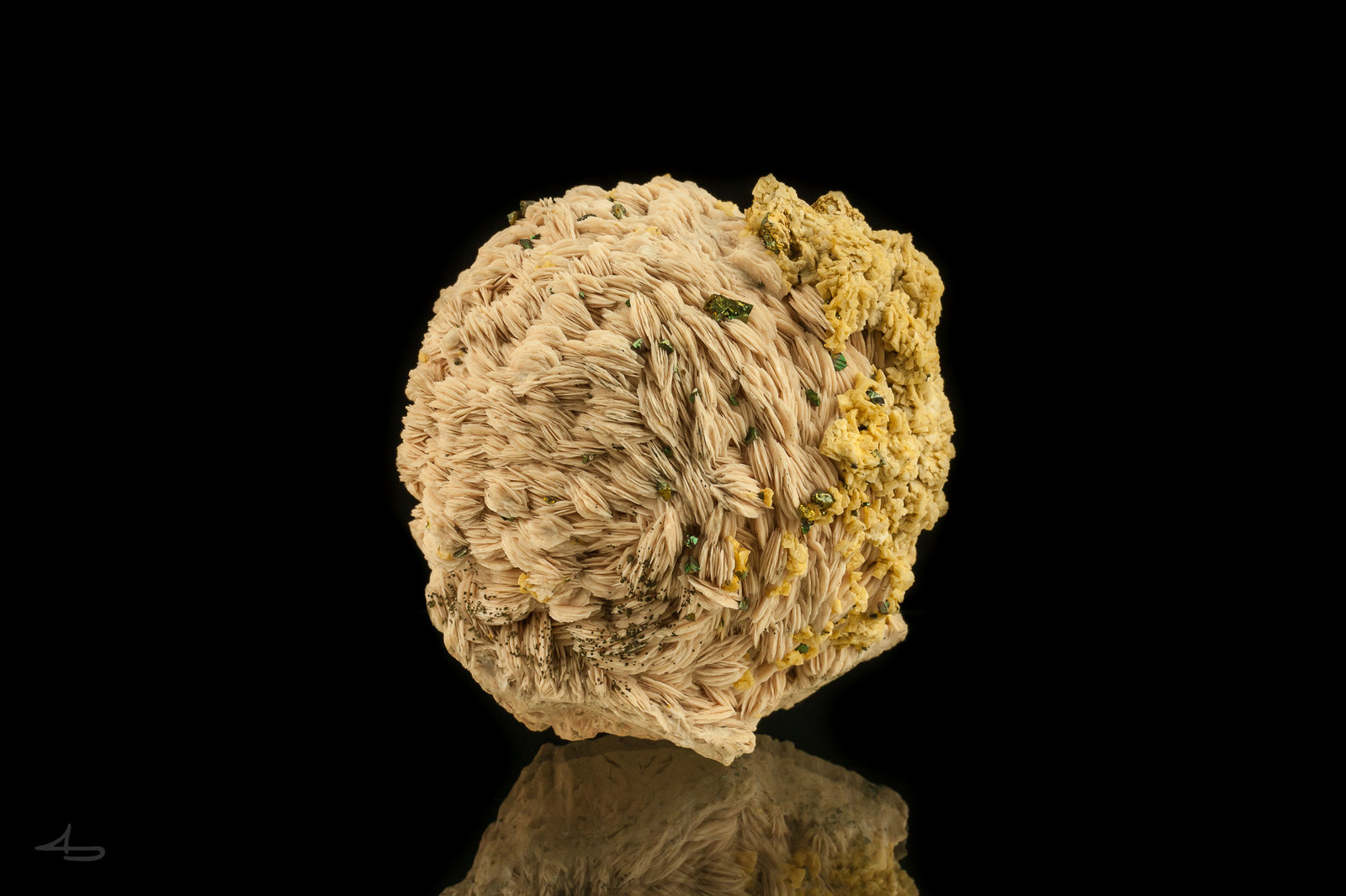 Baryte, Chalcopyrite, Dolomite
8,5 x 8 x 4,5 cm
(Autor: Niels Brouwer)