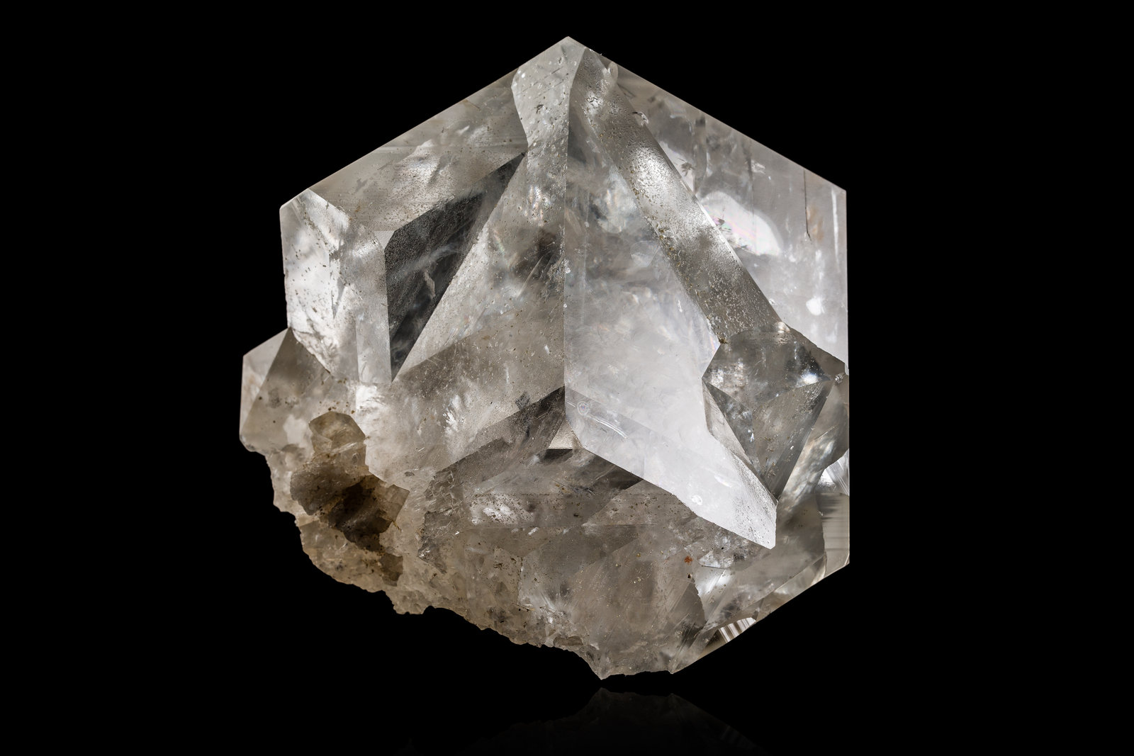 Magnesite
12,5 	x	12,5	x	15,5	cm
(Autor: MIM Museum)