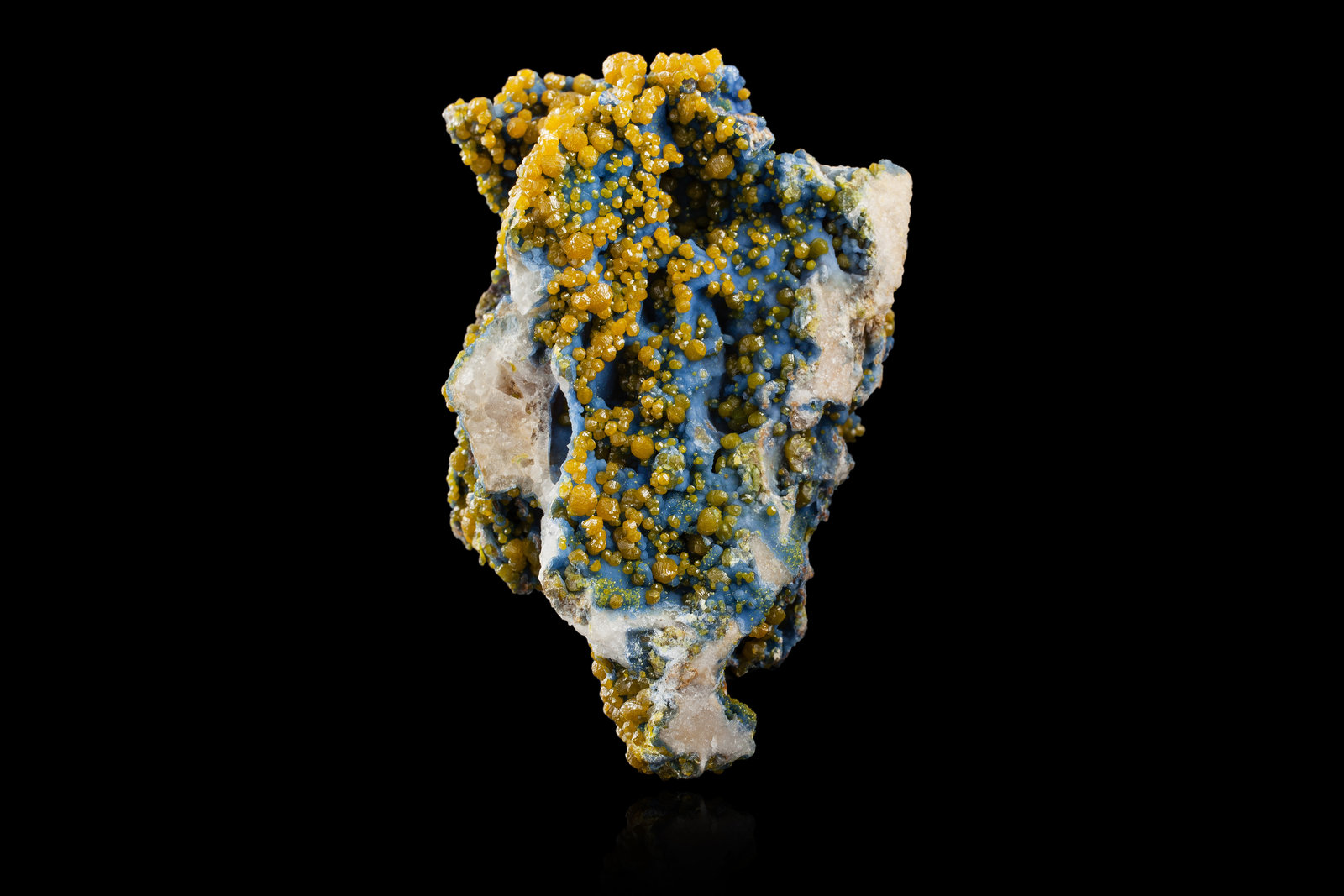 Plumbogummite
9,5	x	6,0	x	7,0	cm
(Autor: MIM Museum)