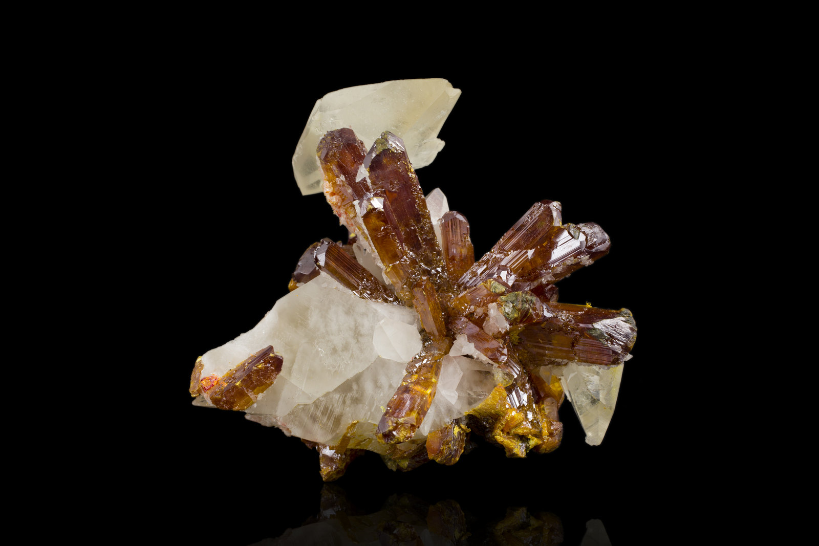 Orpiment
11,0	x	9,5	x	9,0	cm
(Autor: MIM Museum)