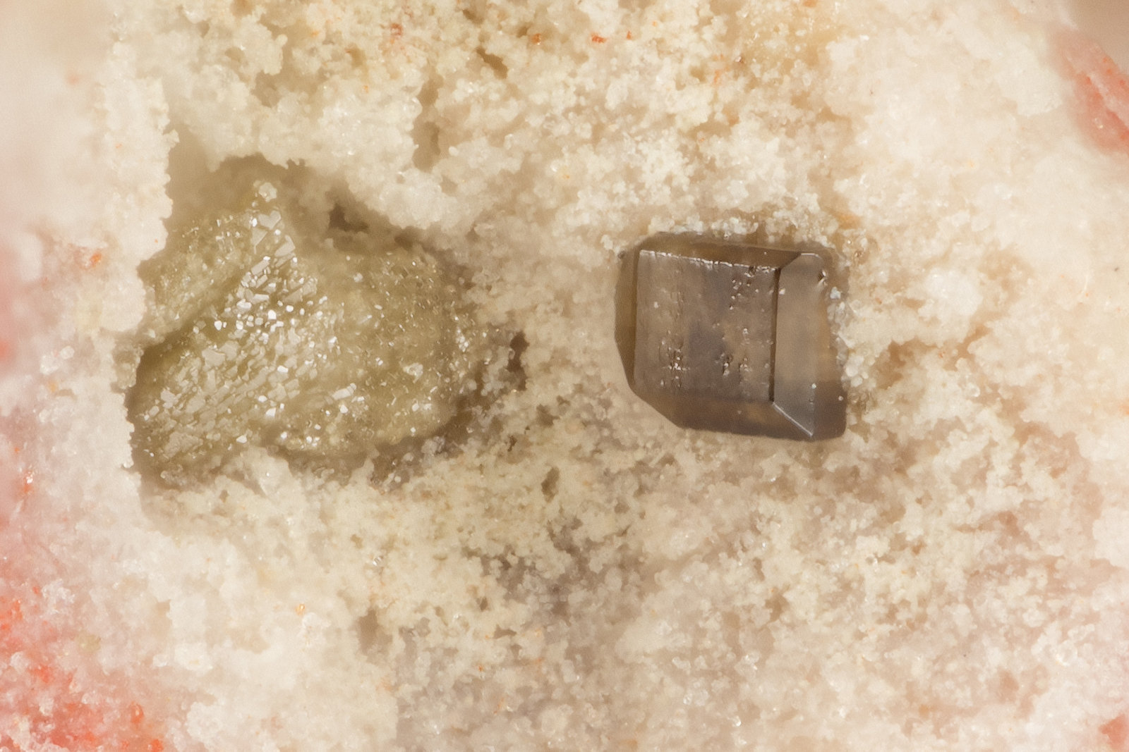 Corderoite
FOV = 0.6 mm
(Autor: Doug)