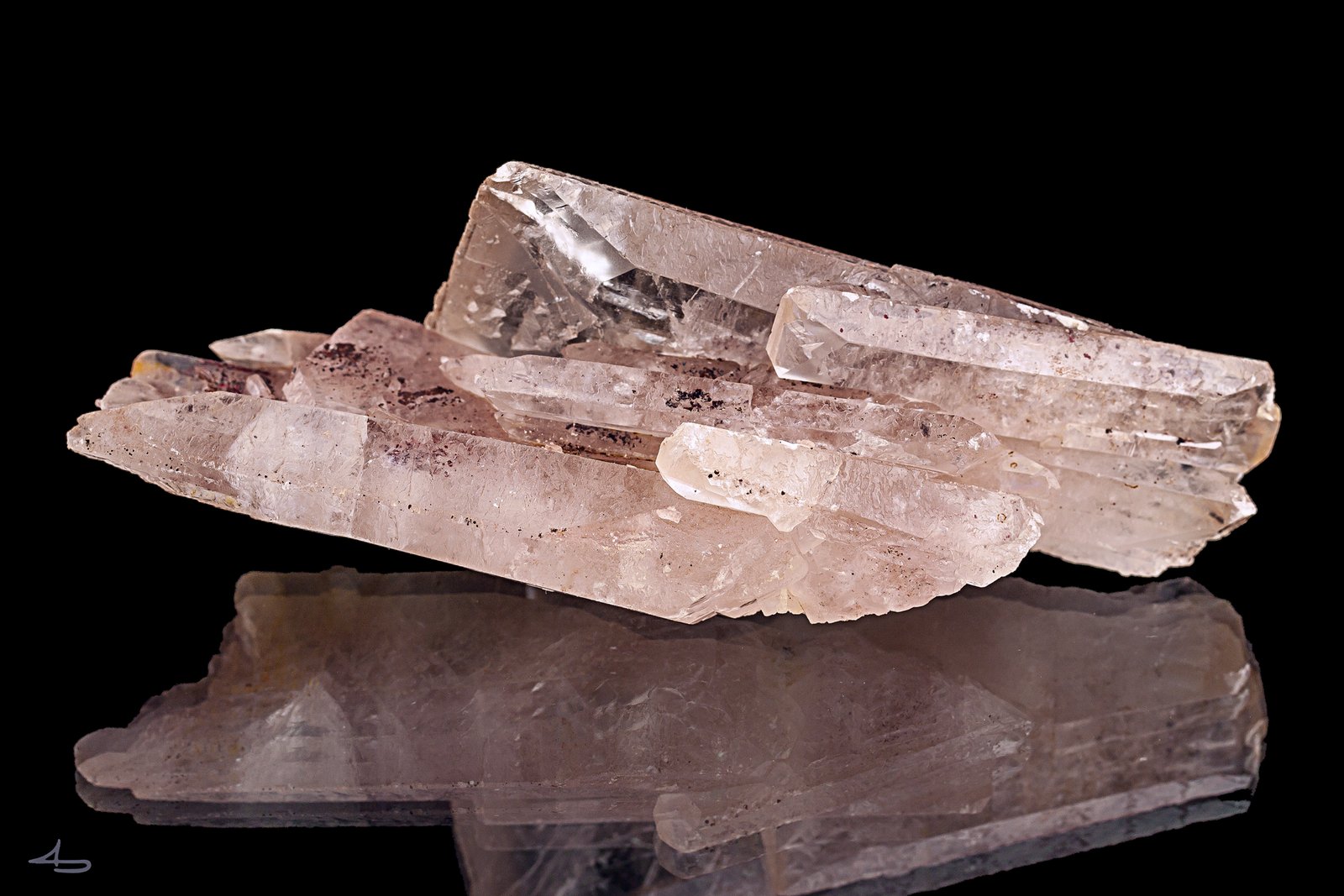 Baryte, Cinnabar
11 x 3,9 x 3,2 cm
(Autor: Niels Brouwer)