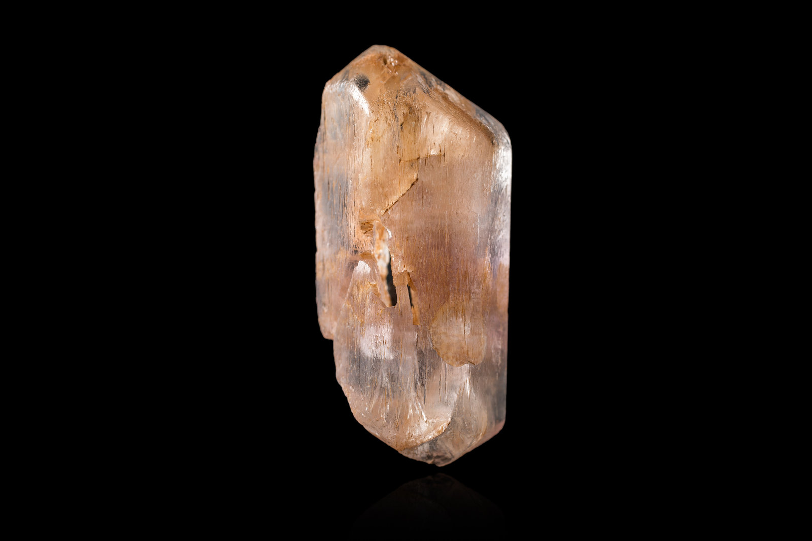 Poudretteite
4,5	x	2,0	x	2,0	cm
(Autor: MIM Museum)