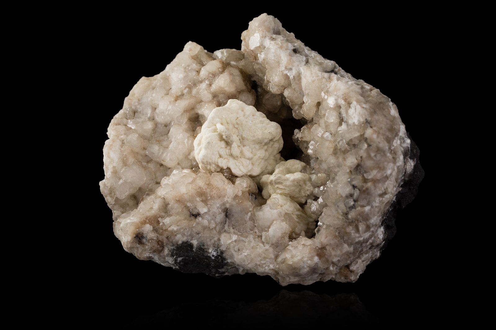 Hydrocerussite
12,0 	x	8,0	x	10,0	cm
(Autor: MIM Museum)